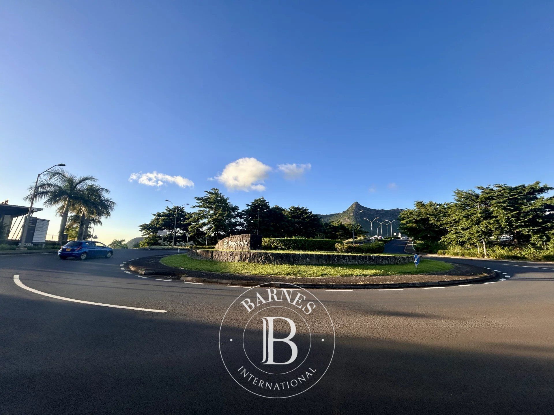 BAGATELLE - Commercial plot for sale - 2531 sqm - picture 3