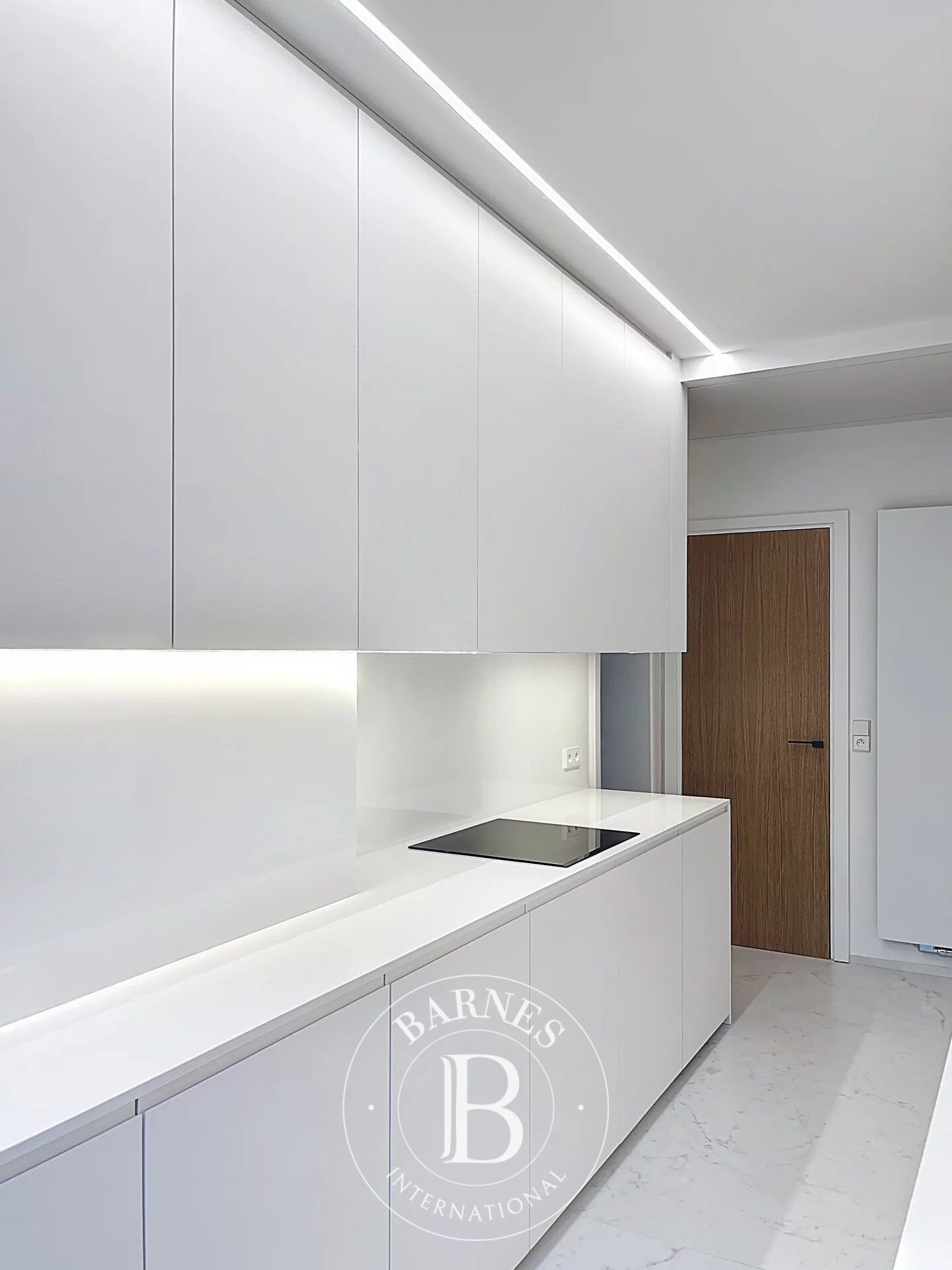 For Rent, Apartment Paris 8ème - picture 7