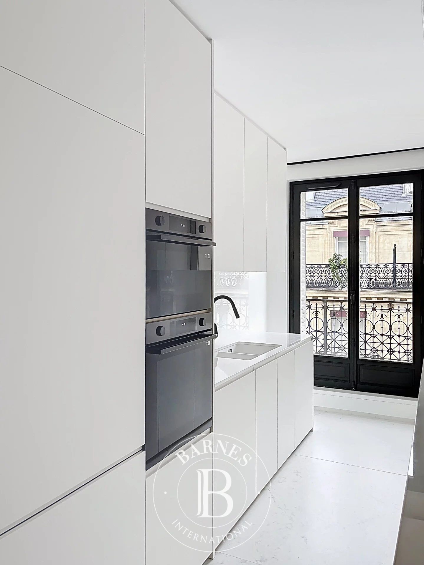 For Rent, Apartment Paris 8ème - picture 5