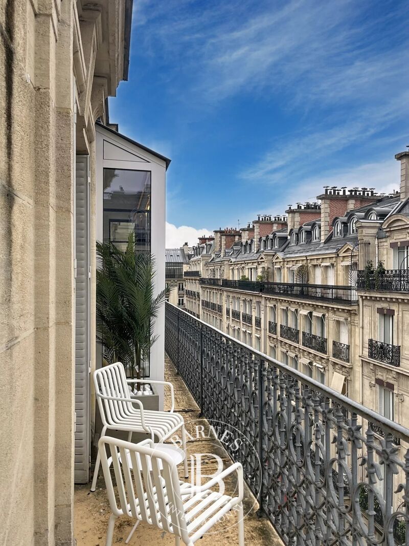 À louer, Appartement Paris 8ème - picture 2