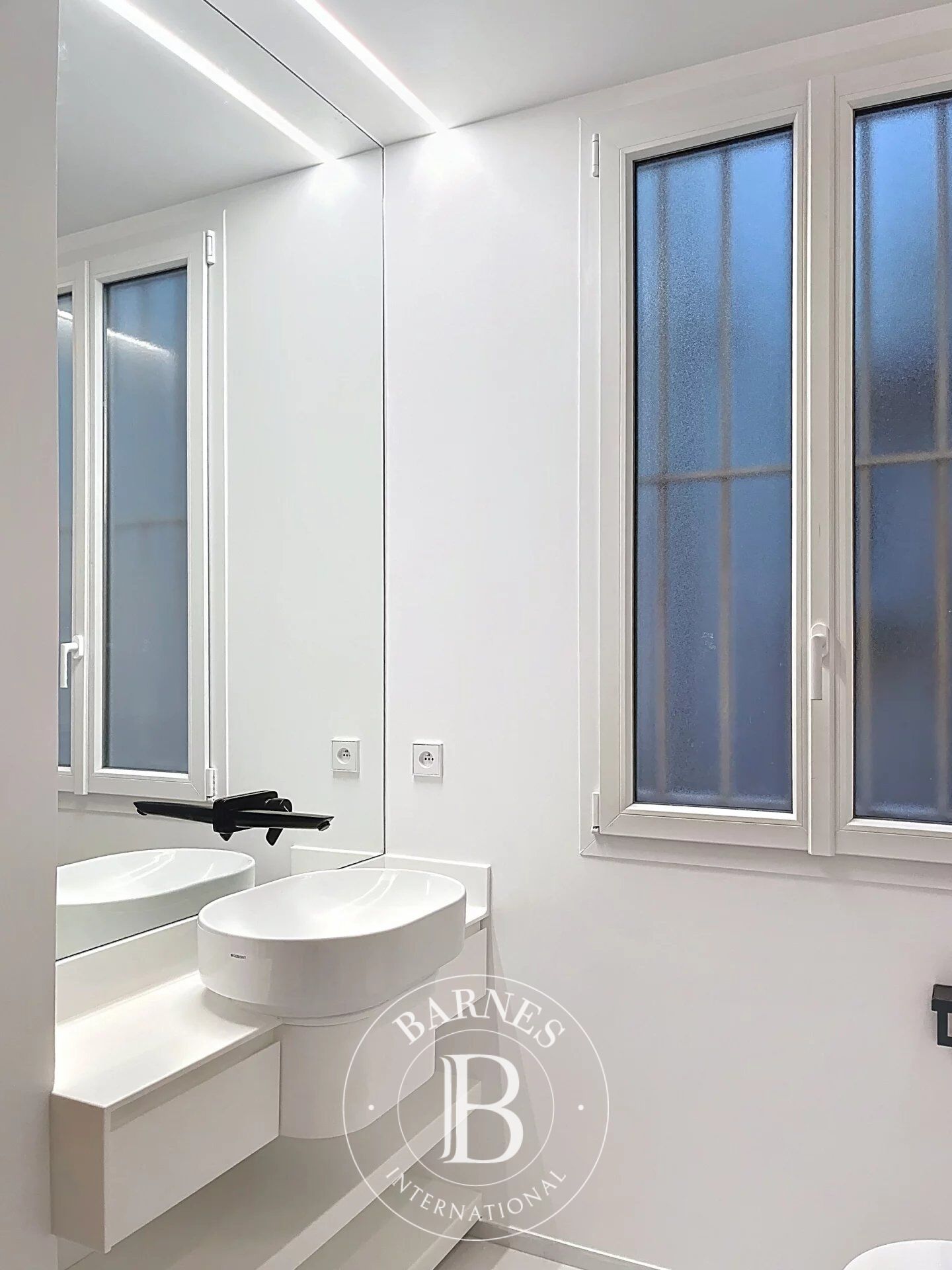 For Rent, Apartment Paris 8ème - picture 9