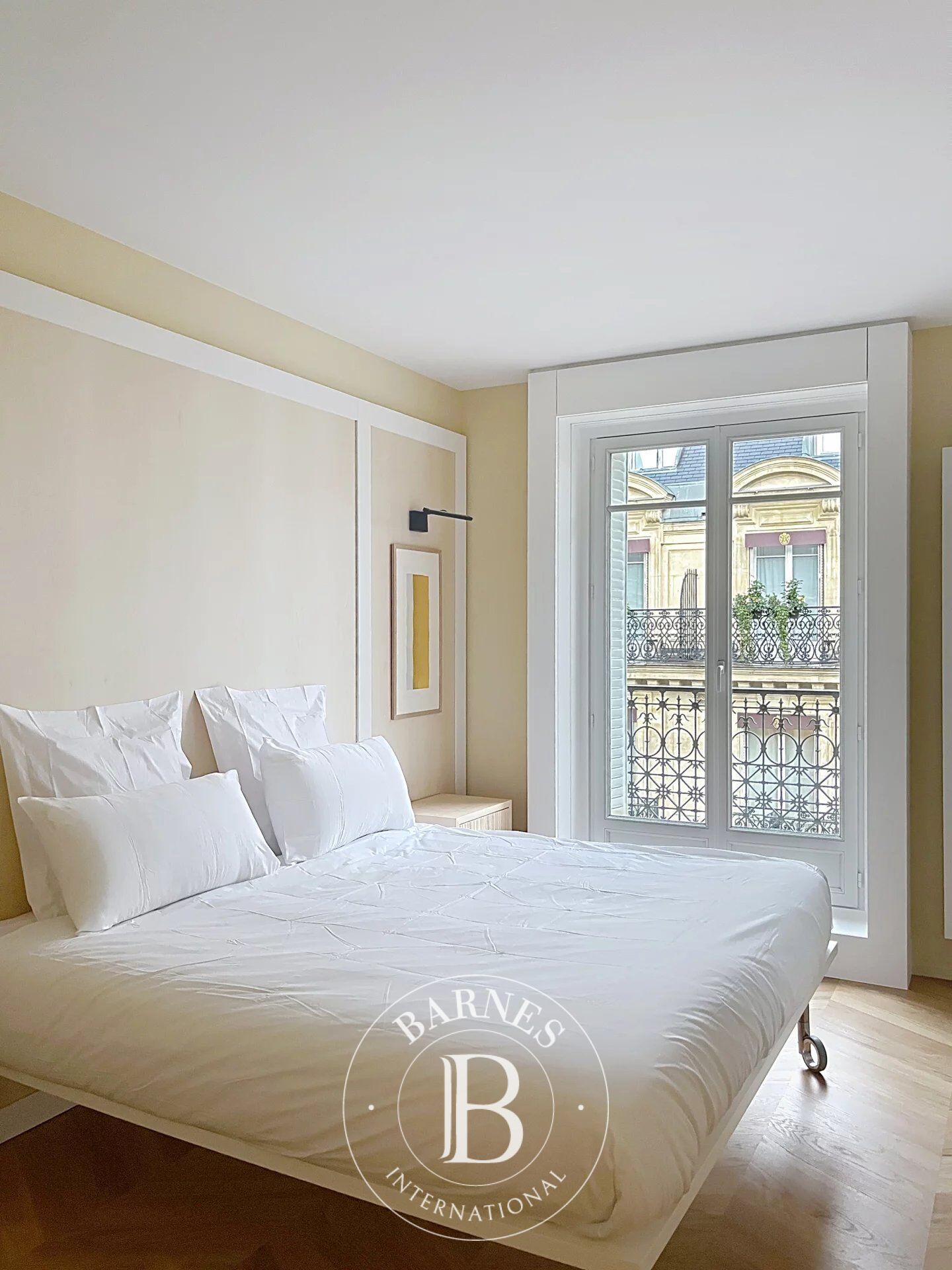 For Rent, Apartment Paris 8ème - picture 8