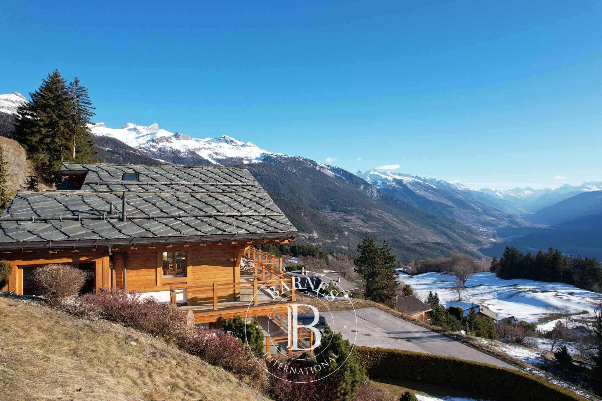 RARE - MAGNIFIQUE CHALET DE 5 CHAMBRES AVEC VUE PANORAMIQUE - picture 2