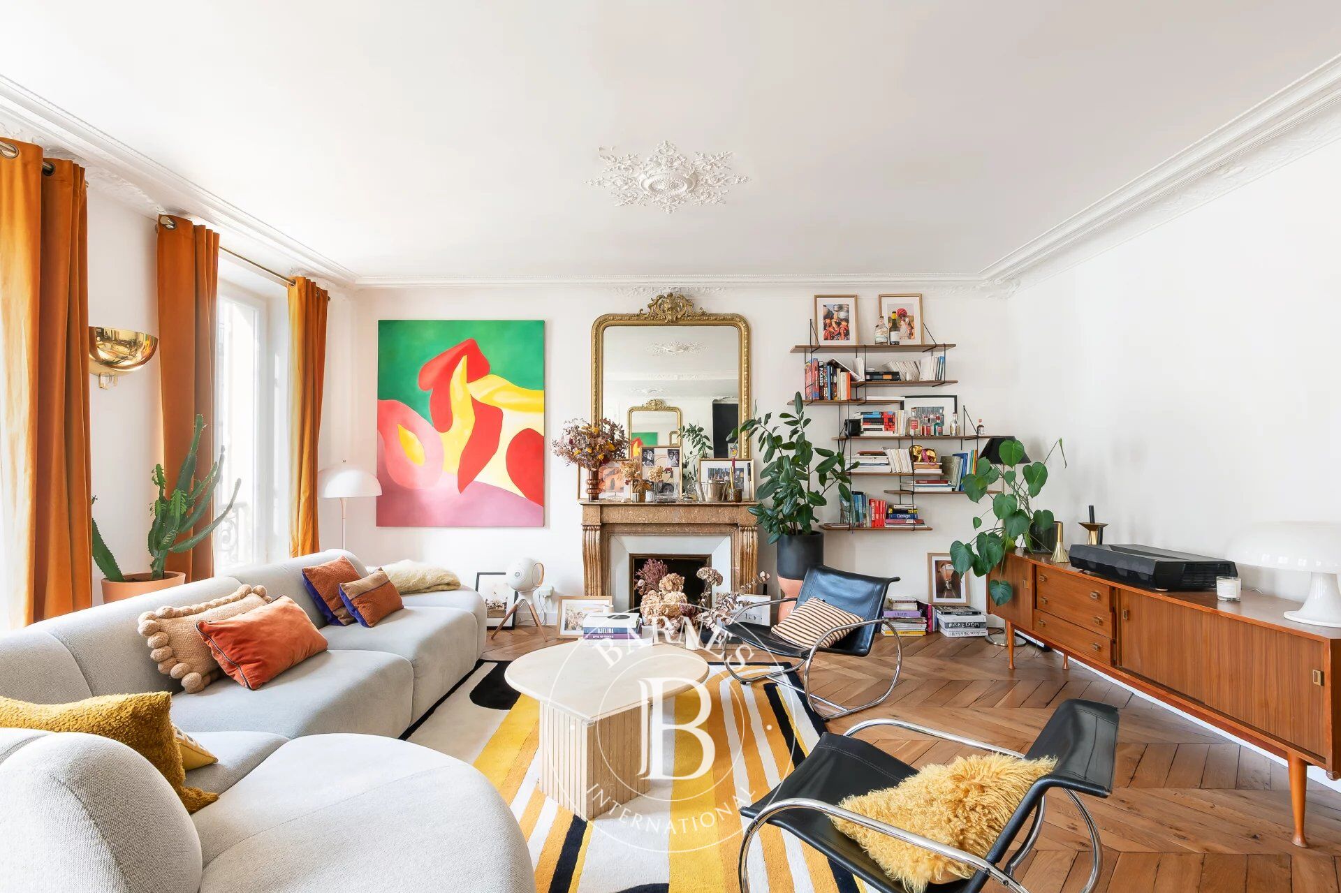 OFF MARKET - EXCLUSIVE LISTING - PARIS 9 - NOUVELLE ATHENES - FAMILY APARTMENT - 97.04m² (1,045 sq ft) - 2 BEDROOMS + OFFICE - picture 2