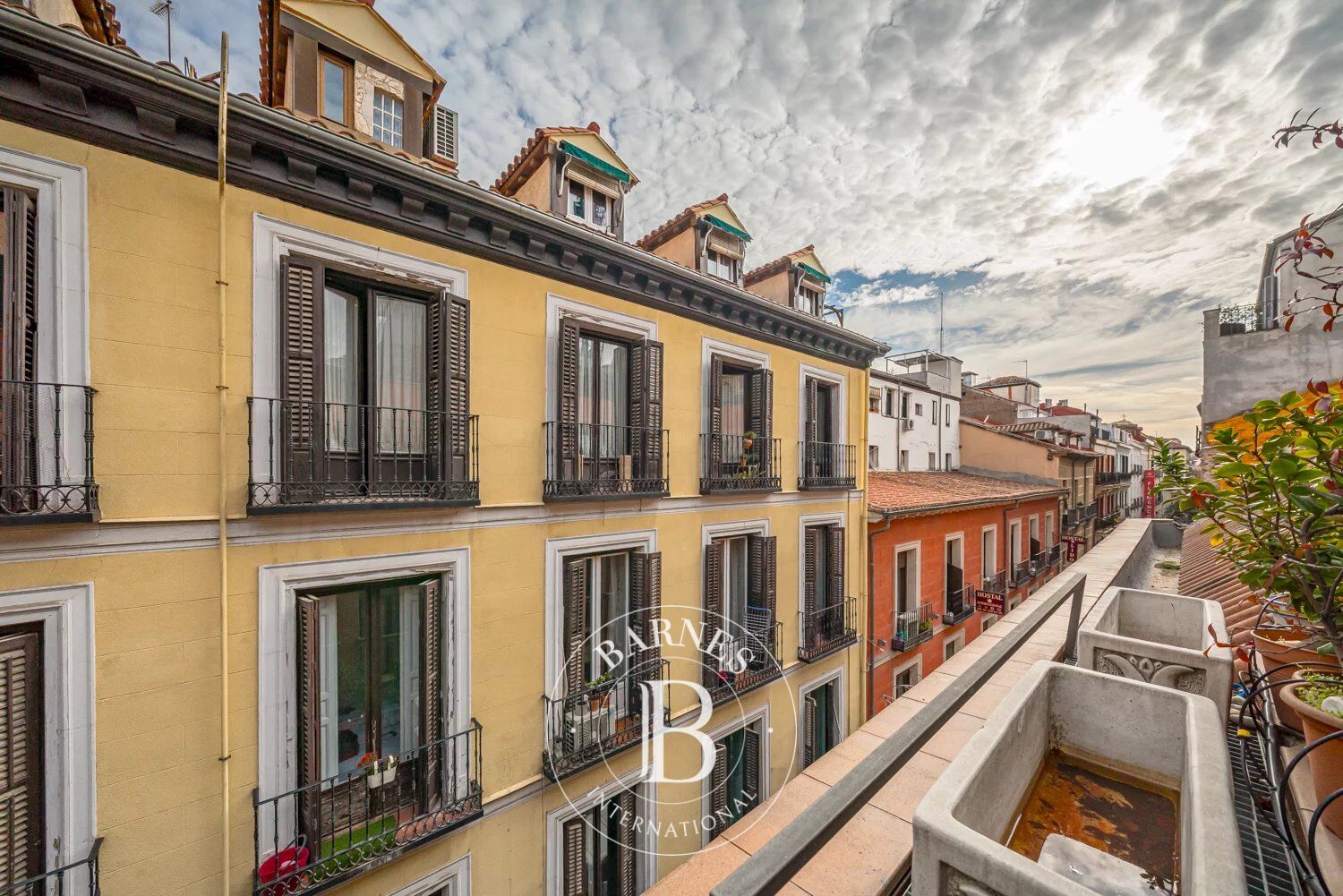 Piso Exclusivo con Terraza y Jaccuzi en el Centro - picture 2