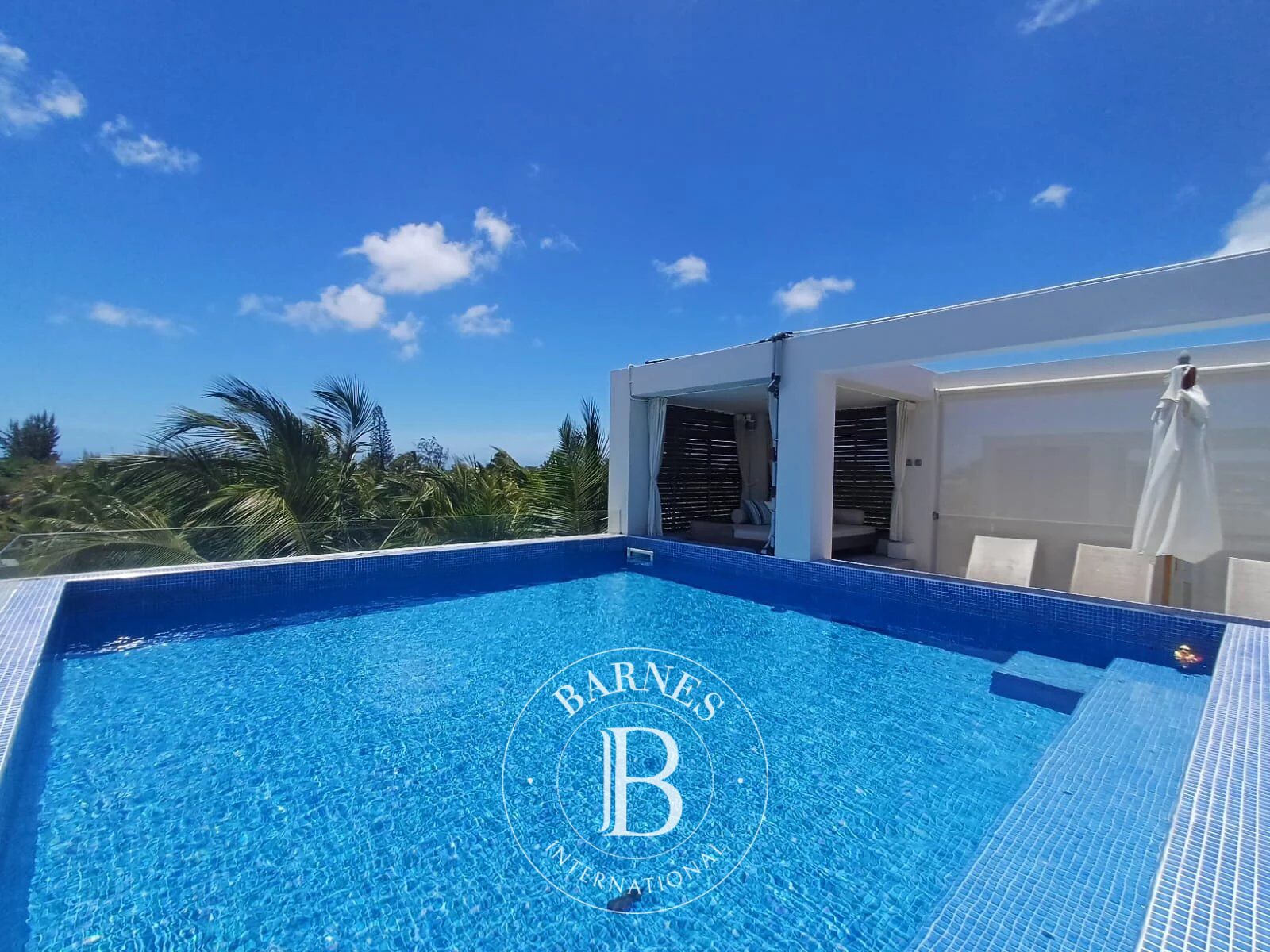 GRAND BAIE - Luxurious Penthouse with Private Rooftop Pool & Beach Access - 3 Bedrooms - picture 3