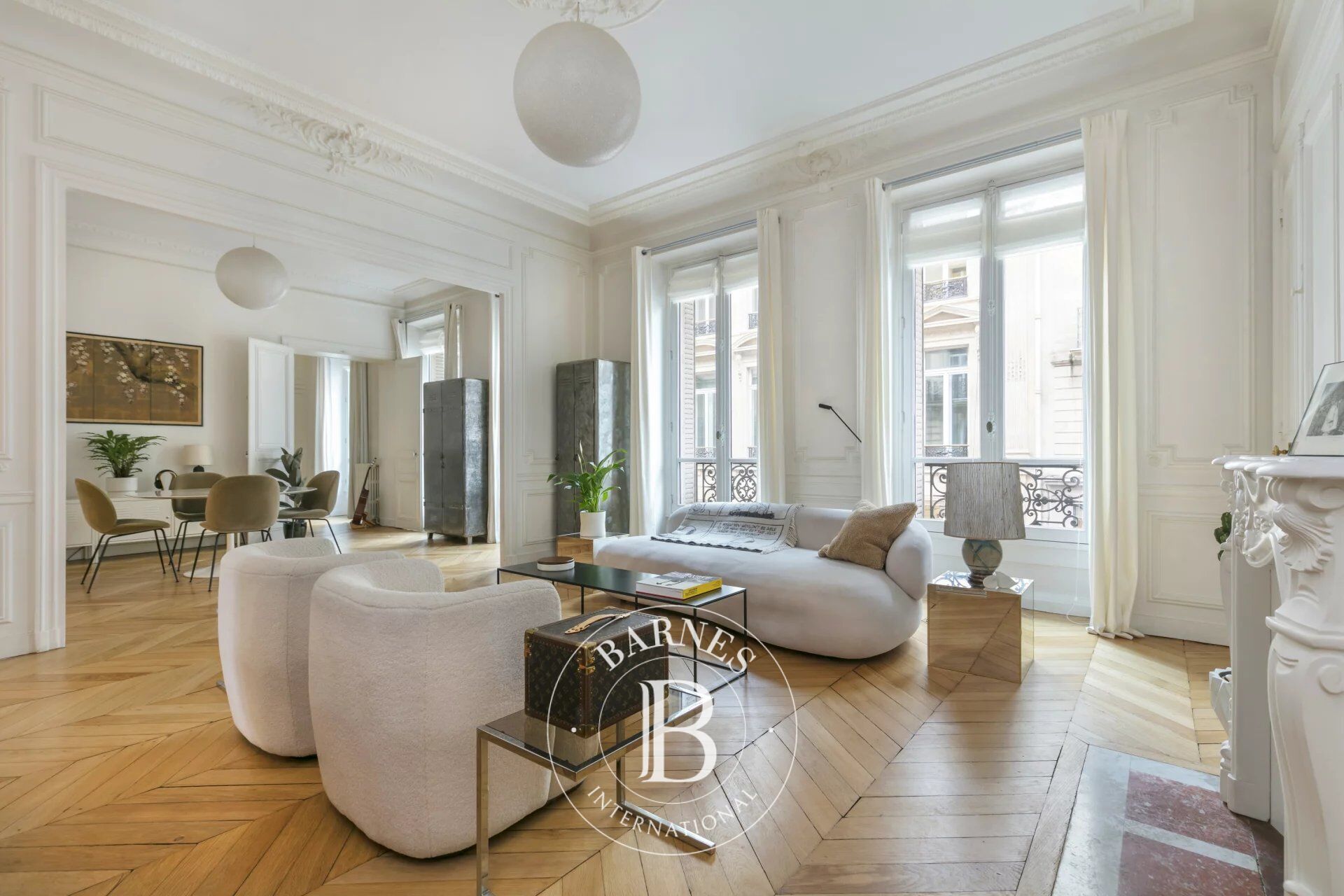 Exclusivité -  Paris 8e - Faubourg Saint-Honoré Hoche  - Appartement rénové - 2 chambres - picture 2