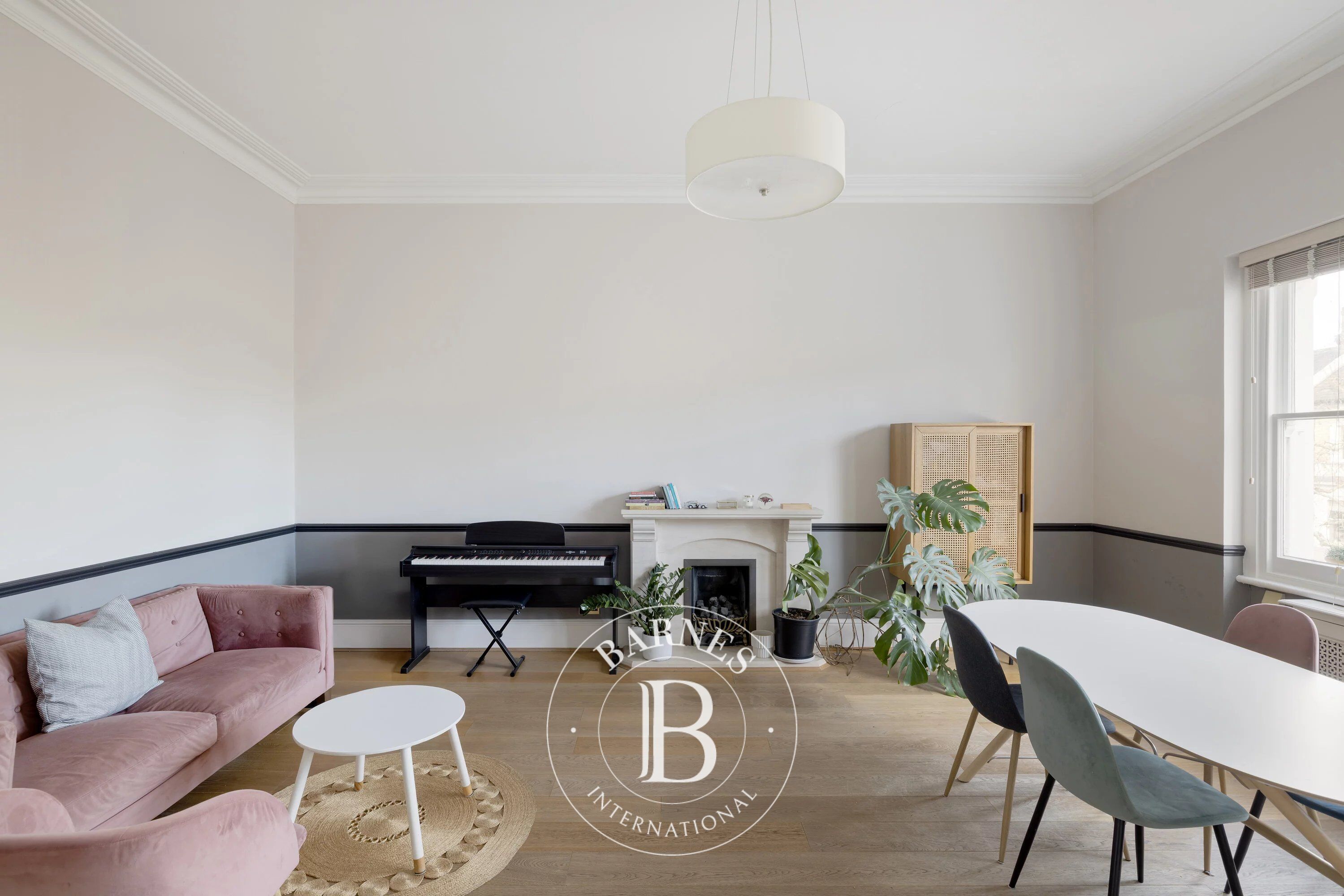 Redcliffe Gardens, Chelsea - picture 1