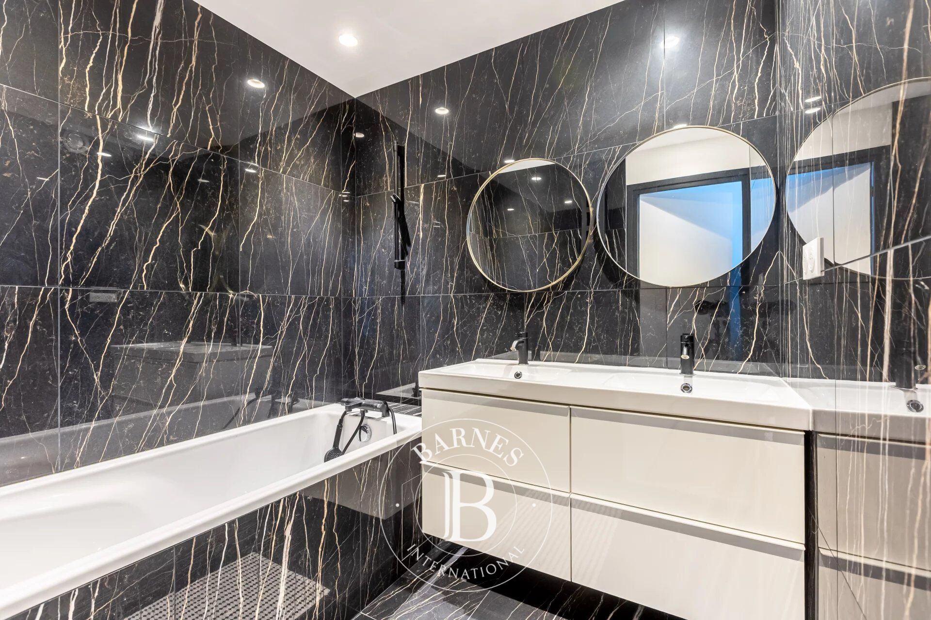 For Sale Apartment | Paris 17ème - picture 8