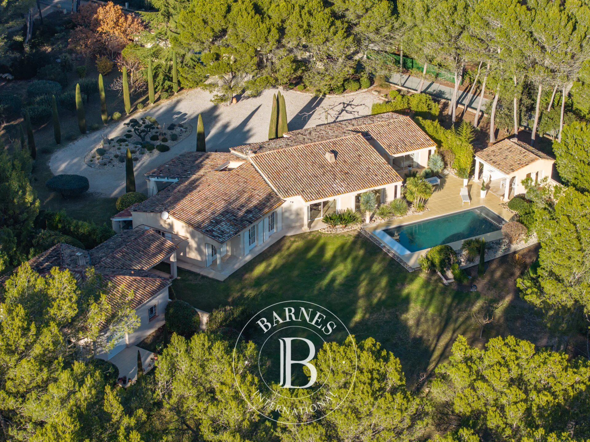 Finca Lambesc - picture 2