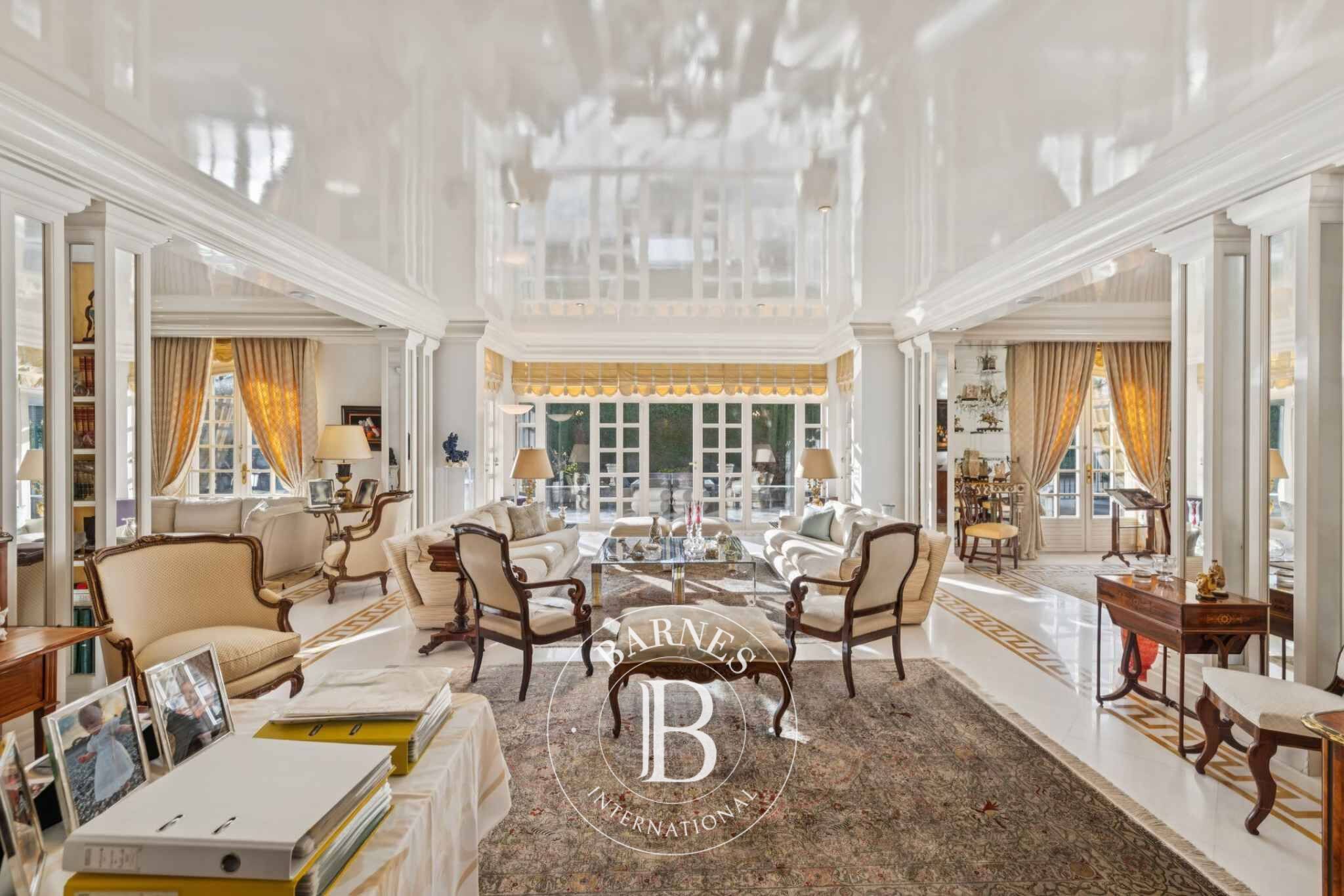 Villa Conches - picture 2