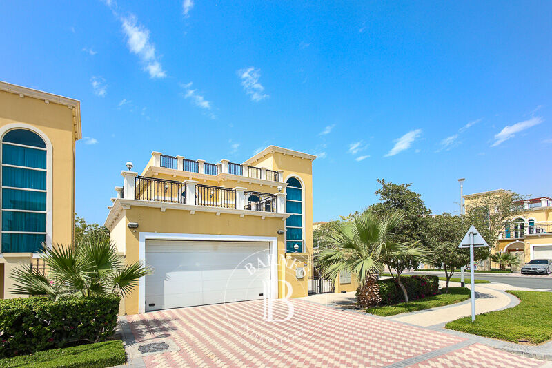 Villa Jumeirah Park - picture 1