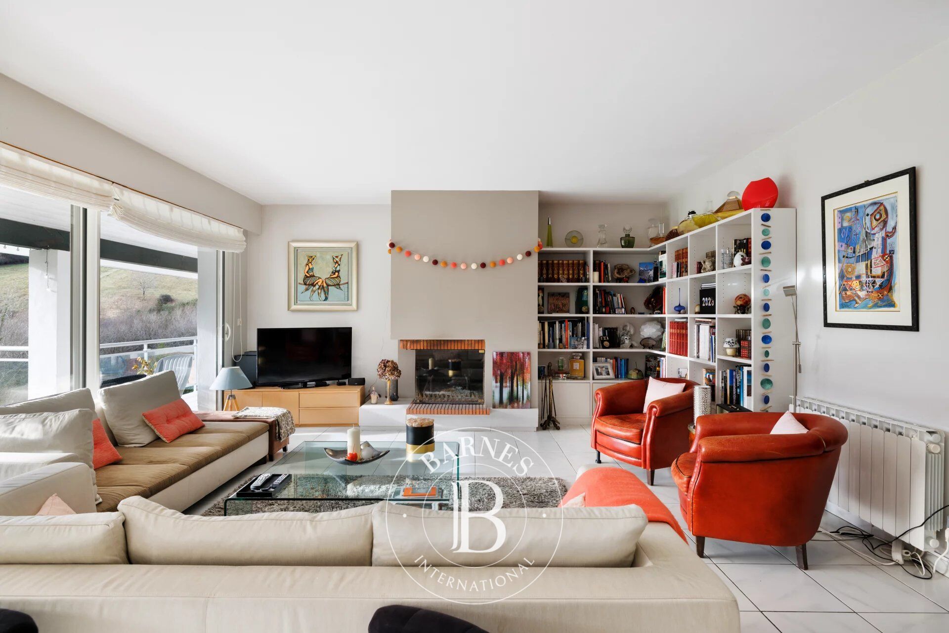 URRUGNE, MAISON AVEC PISCINE ET VUE MONTAGNES - picture 3