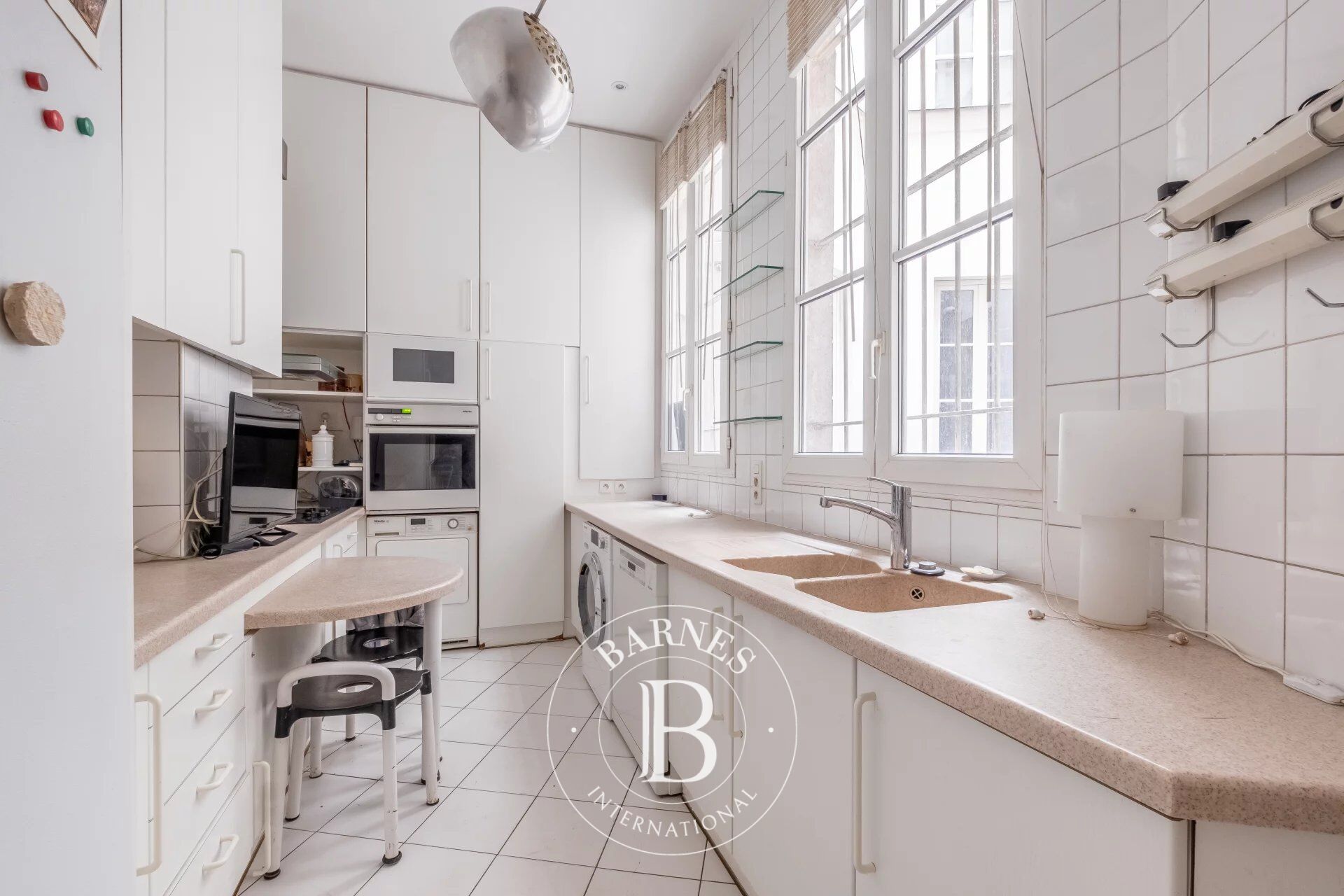 Paris - Place St Michel -  148m² apartment - 2nd floor - to renovate - picture 3