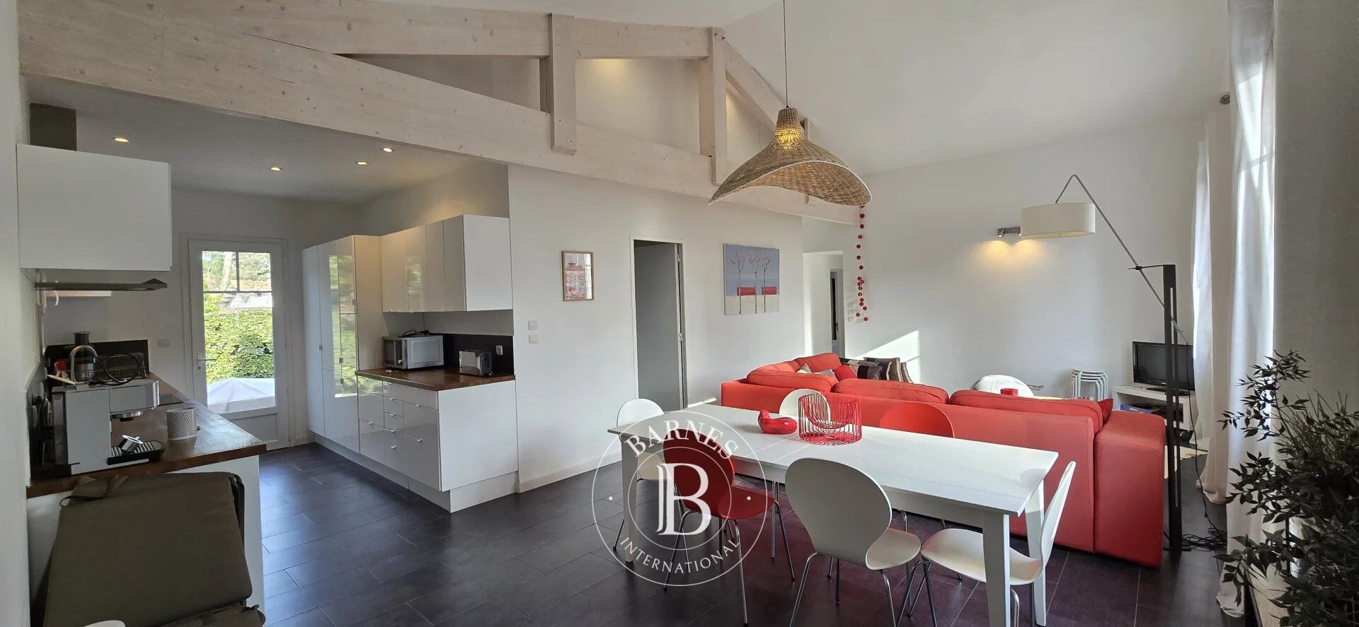 CHARMING HOME IN ARCACHON WITH POOL – CLOSE TO BEACH AND SHOPS - picture 3