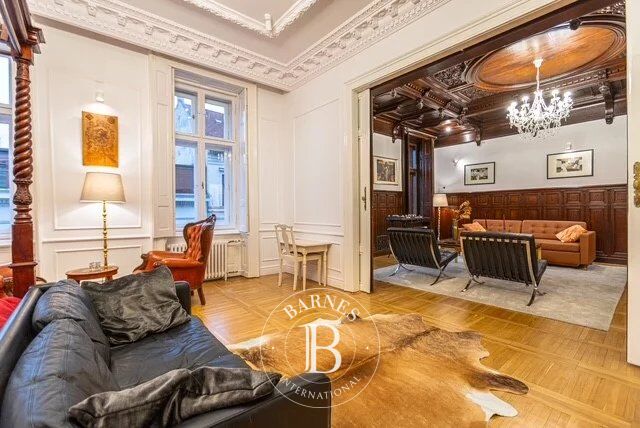 For Rent: Luxury Two-Bedroom Apartment in District V, Nádor Street - picture 2