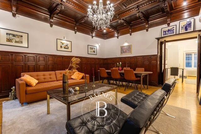 For Rent: Luxury Two-Bedroom Apartment in District V, Nádor Street - picture 1