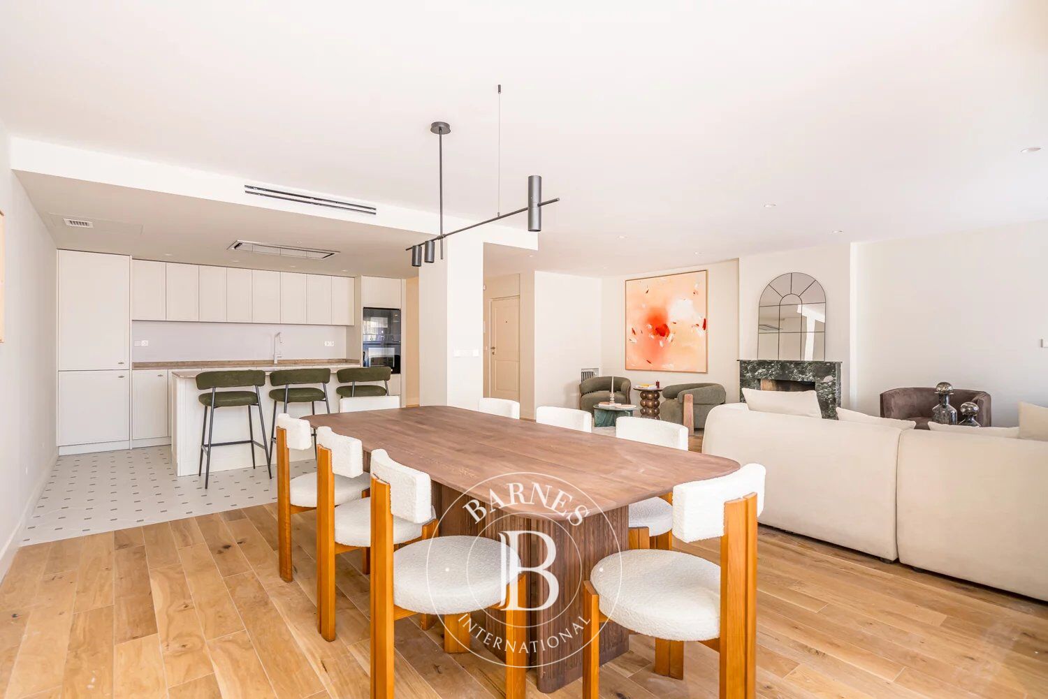 Élégance contemporaine au cœur de Madrid - picture 2