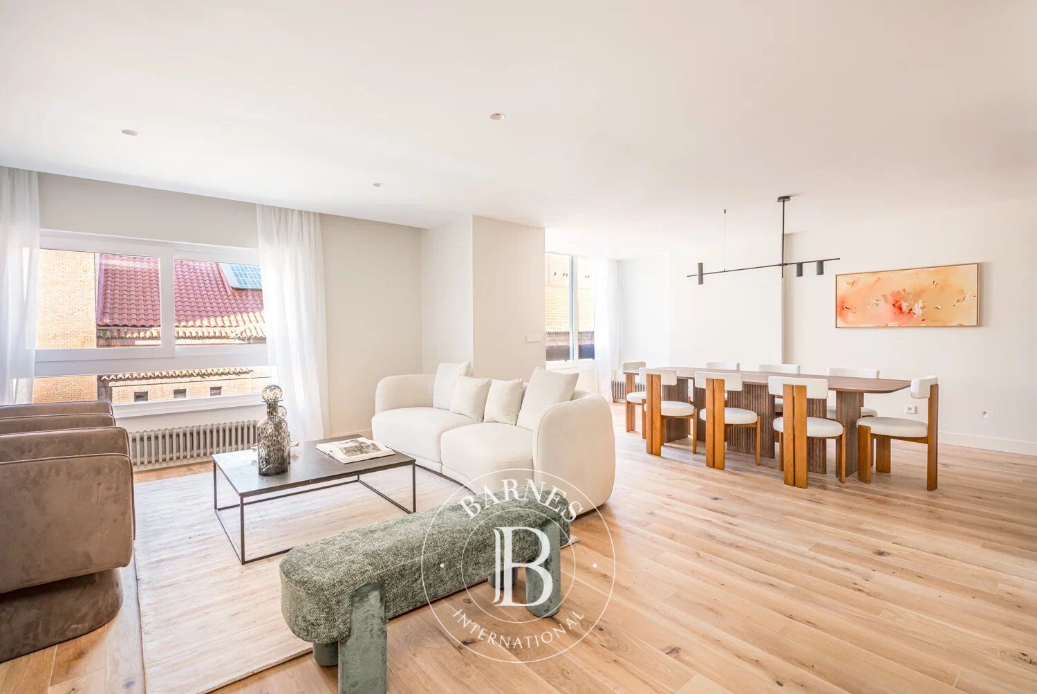 Élégance contemporaine au cœur de Madrid - picture 1