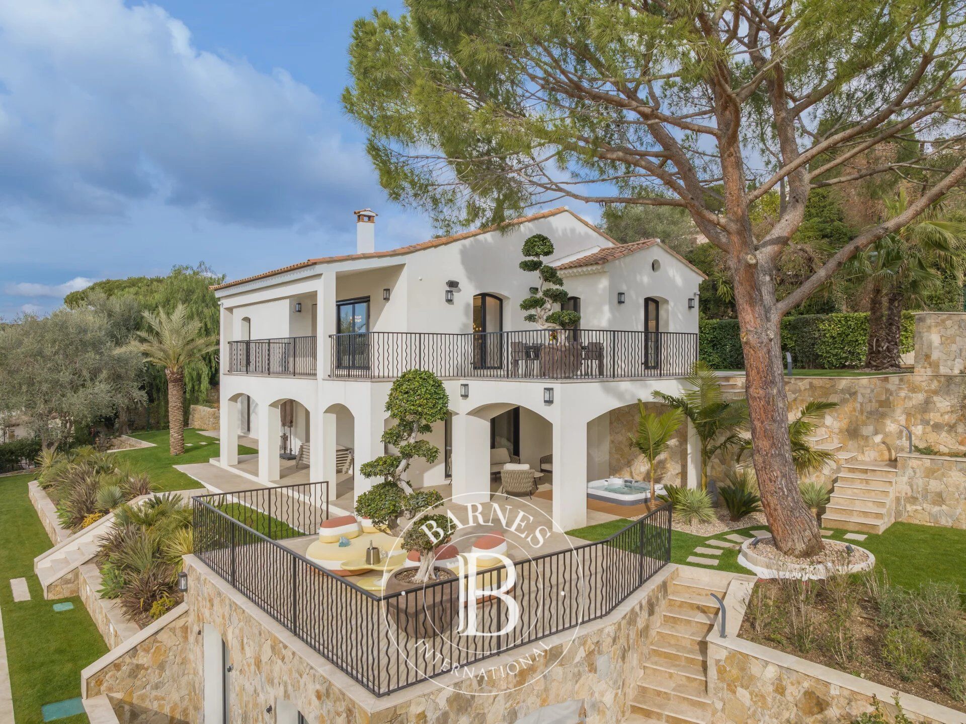 LE CANNET - VILLA NÉO-PROVENÇALE - VUE PANORAMIQUE JUSQU'À LA MER - picture 1