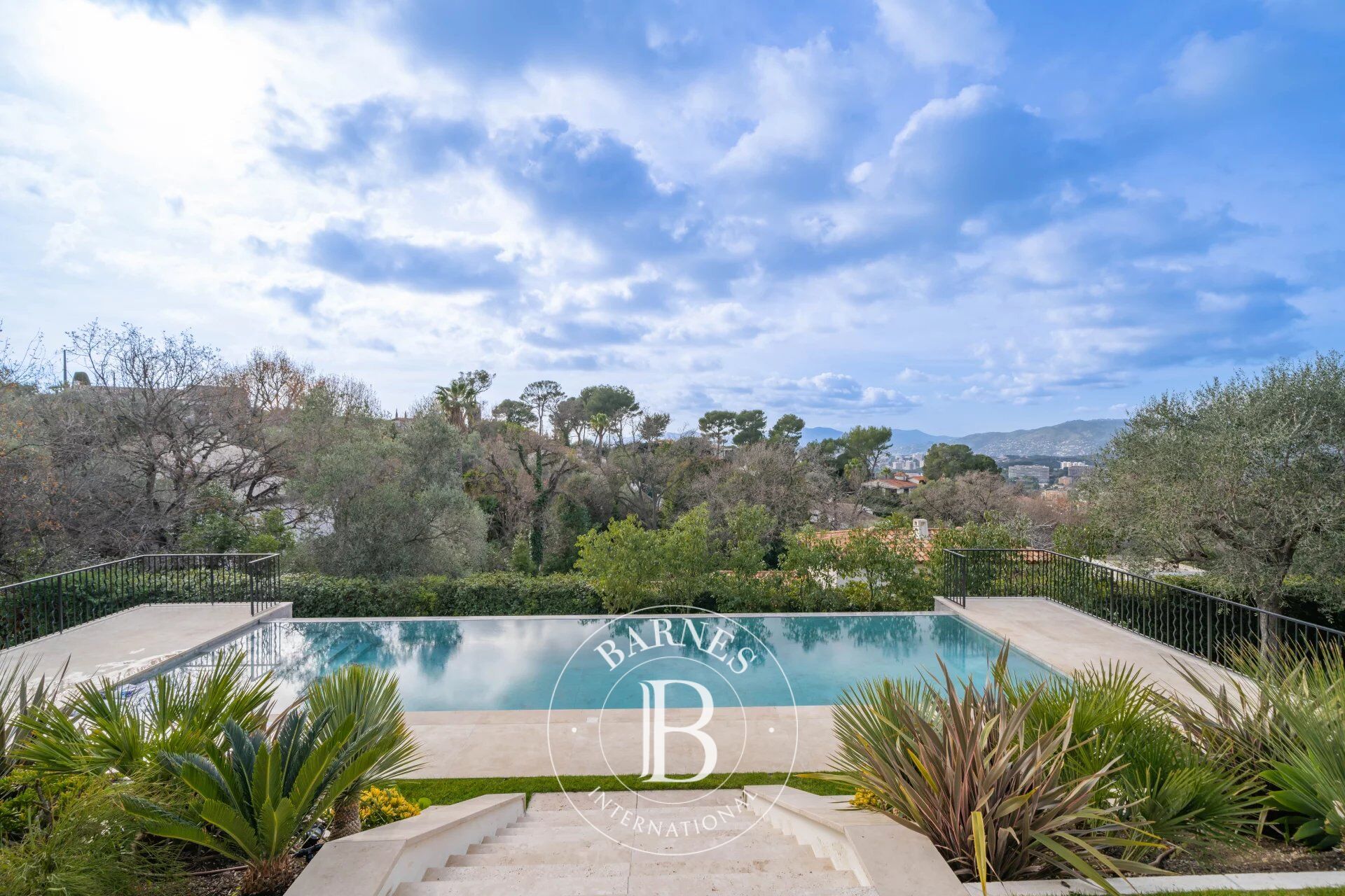 LE CANNET - VILLA NÉO-PROVENÇALE - VUE PANORAMIQUE JUSQU'À LA MER - picture 2