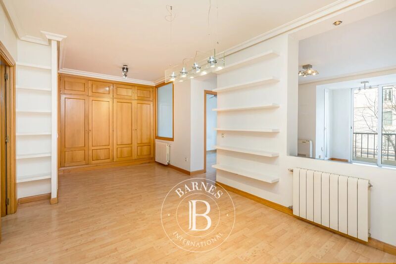 Exterior 101 sqm apartment with 2 bedrooms, terrace and parking in Trafalgar