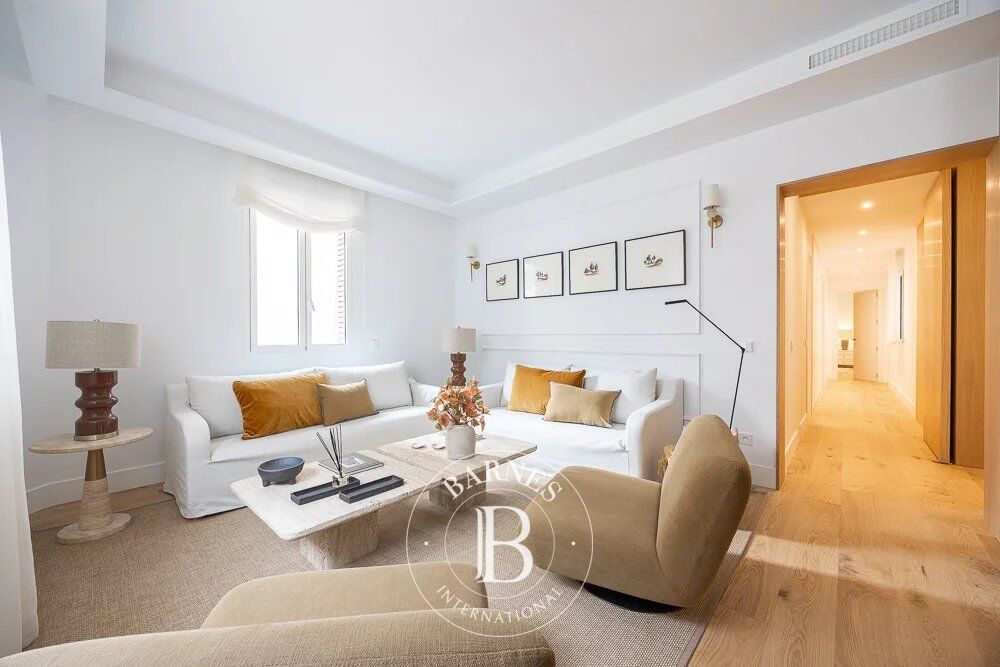 Élégance et Lumière Naturelle à Salamanca : Appartement Rénové avec Terrasse - picture 2