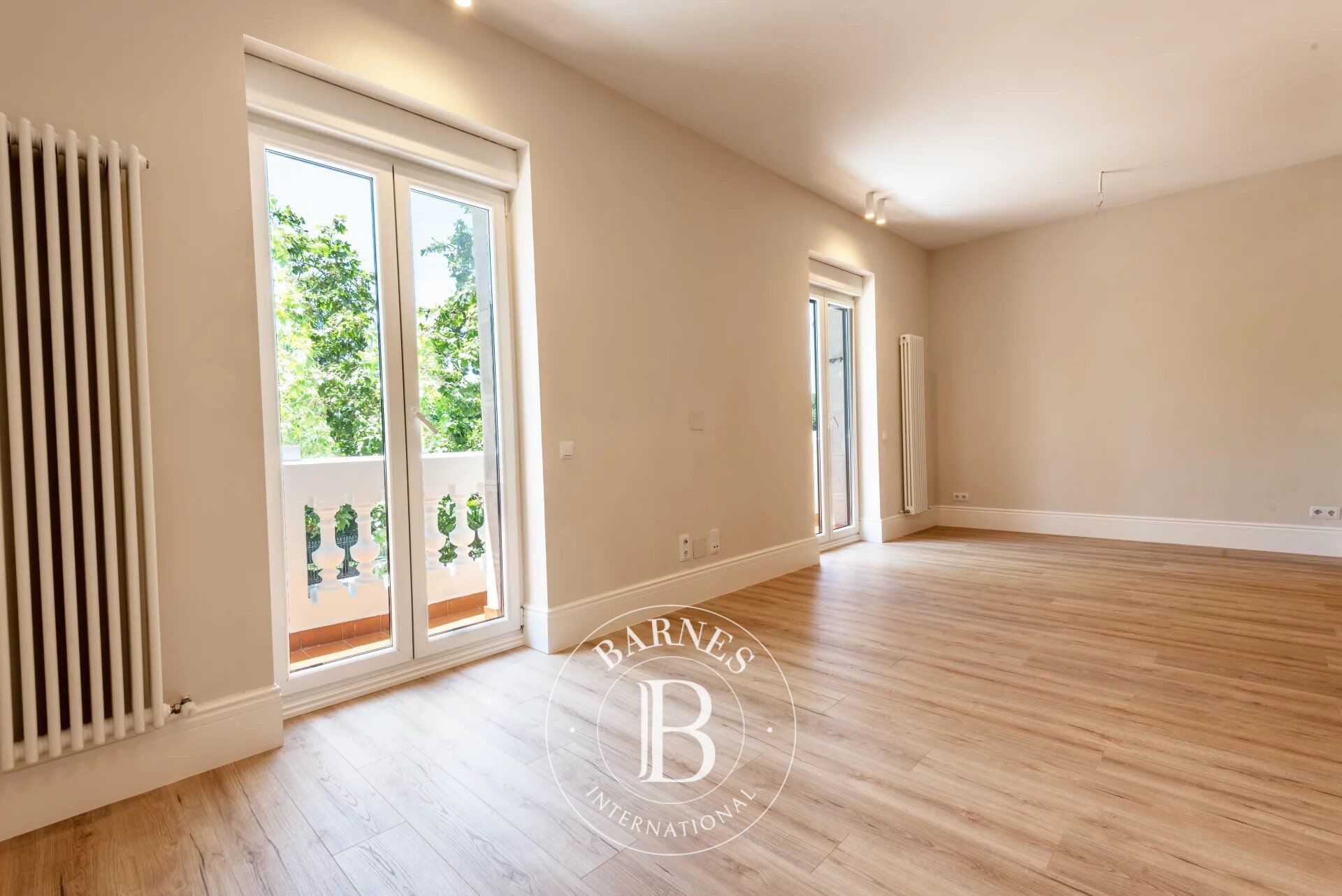 Exterior apartment for sale, luxury renovation in Retiro - picture 1