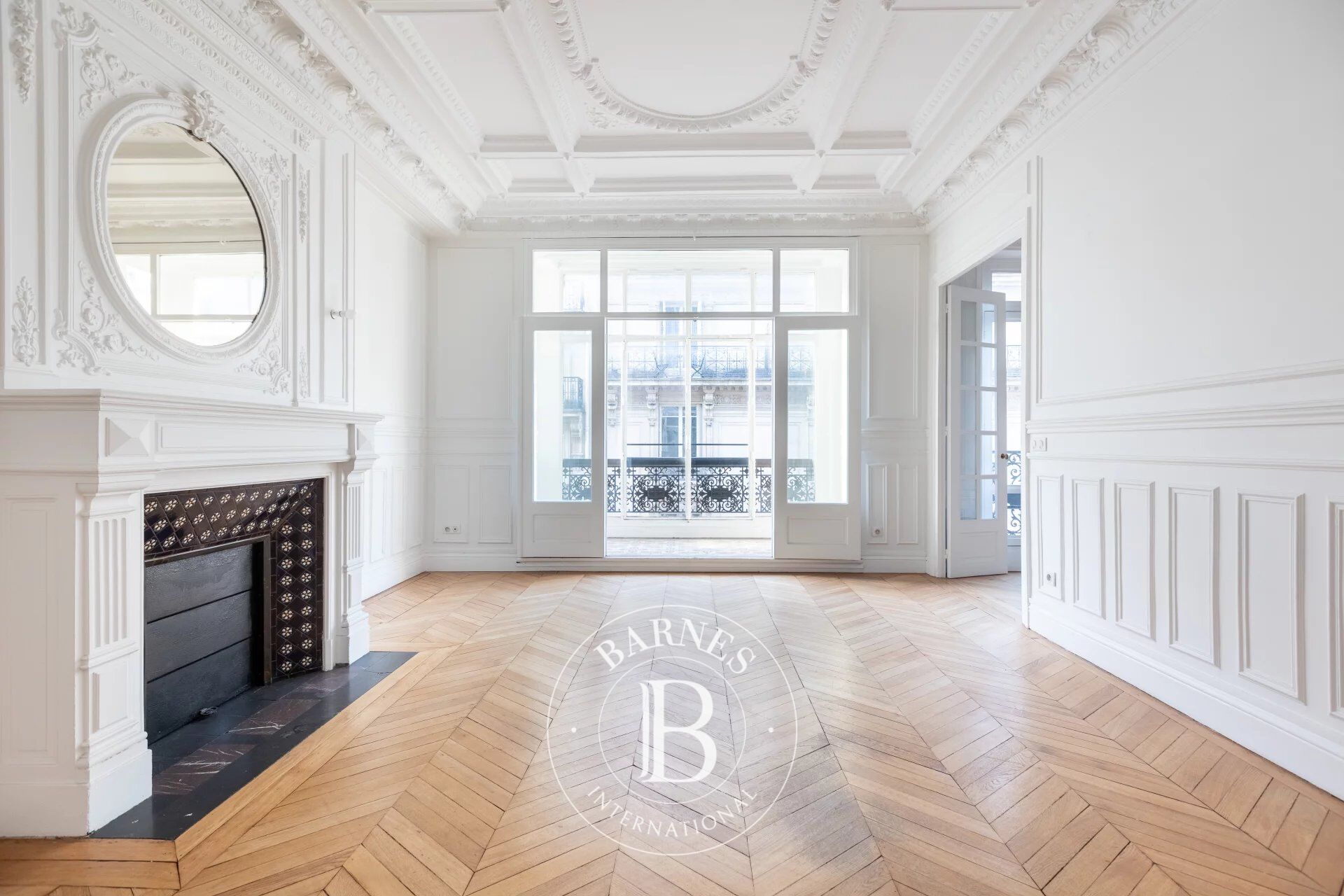 Paris 8th arrondissement - Golden Triangle George V - Very bright corner apartment, on the 3rd floor - 3 bedrooms - picture 2