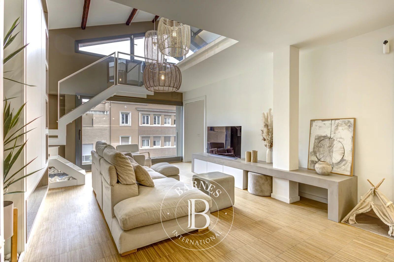 Elegante dúplex contemporáneo con terraza privada en el corazón de la Vila Olímpica - picture 1