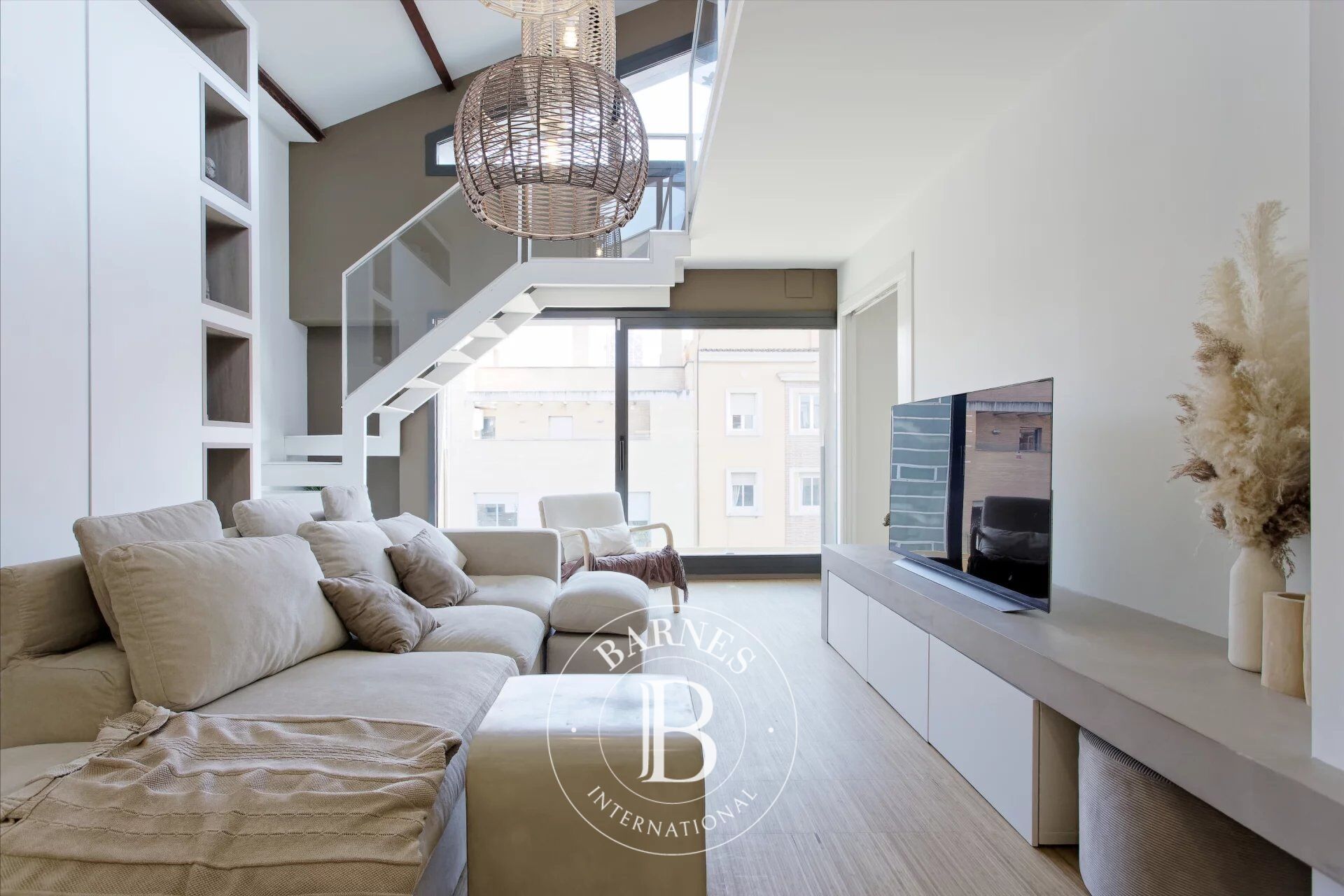 Élégant duplex contemporain avec terrasse privée au cœur de Vila Olímpica - picture 1