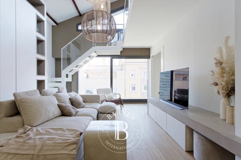 Élégant duplex contemporain avec terrasse privée au cœur de Vila Olímpica