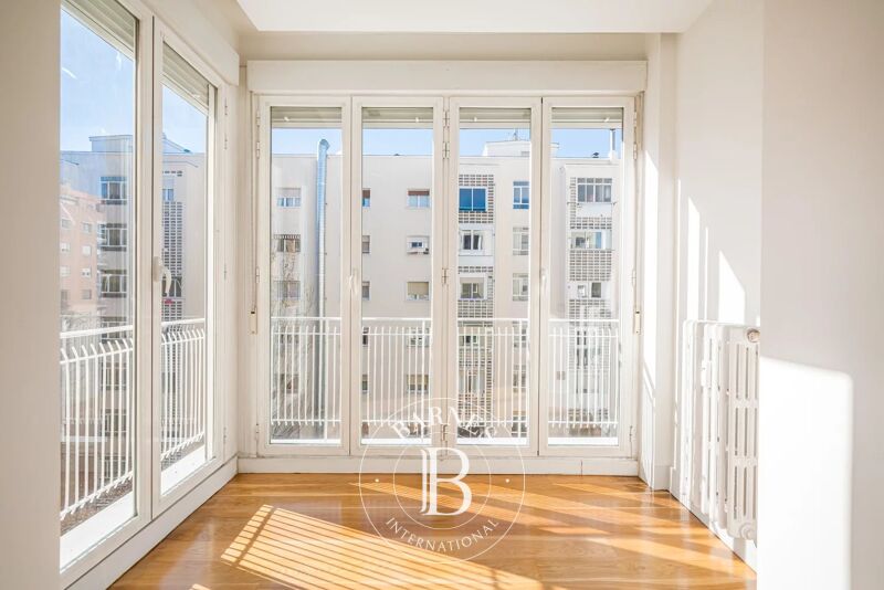 Helle Familienwohnung in El Viso mit Garage