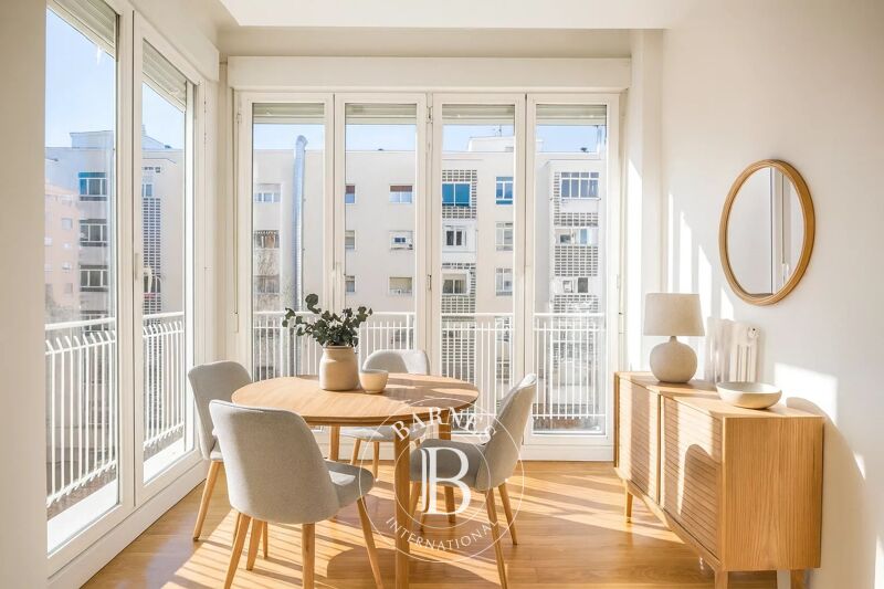 Bright family apartment in El Viso with garage