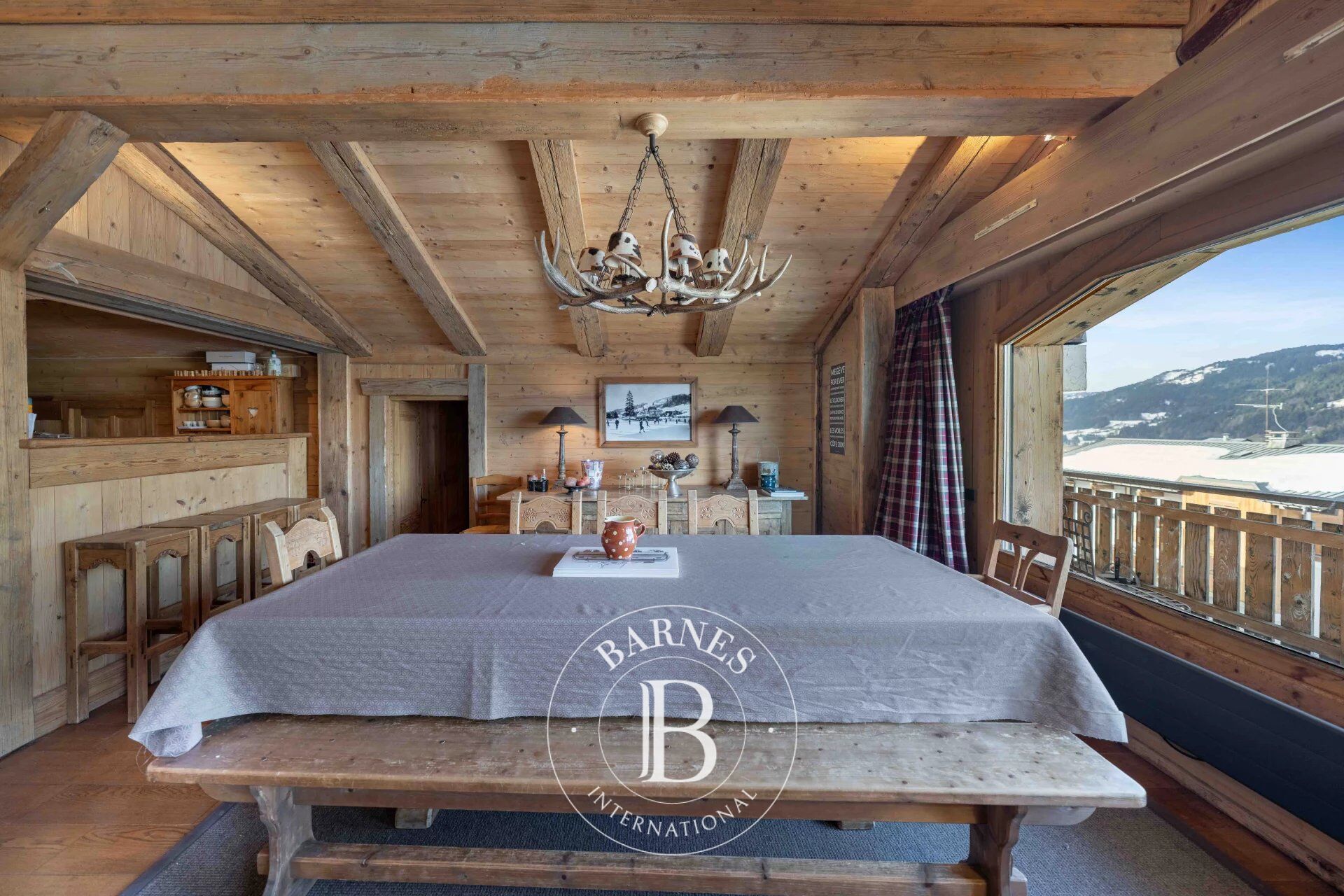 MEGÈVE – APPARTEMENT DE CHARME 5 CHAMBRES PROCHE DES PISTES DU MONT D’ARBOIS - picture 3