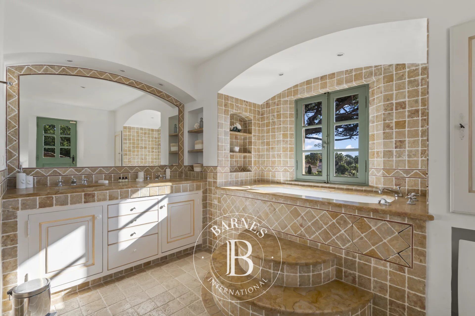 GRIMAUD- BASTIDE PROVENCALE - VUE MER - picture 3