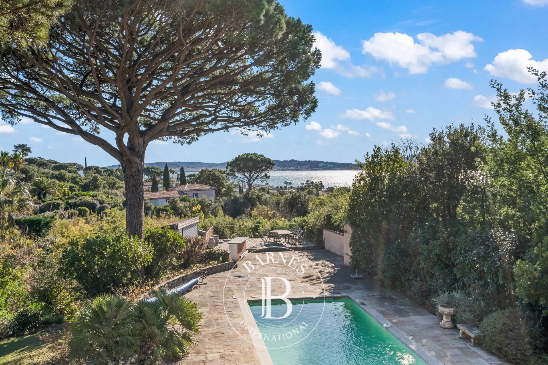 GRIMAUD- BASTIDE PROVENCALE - VUE MER - picture 1