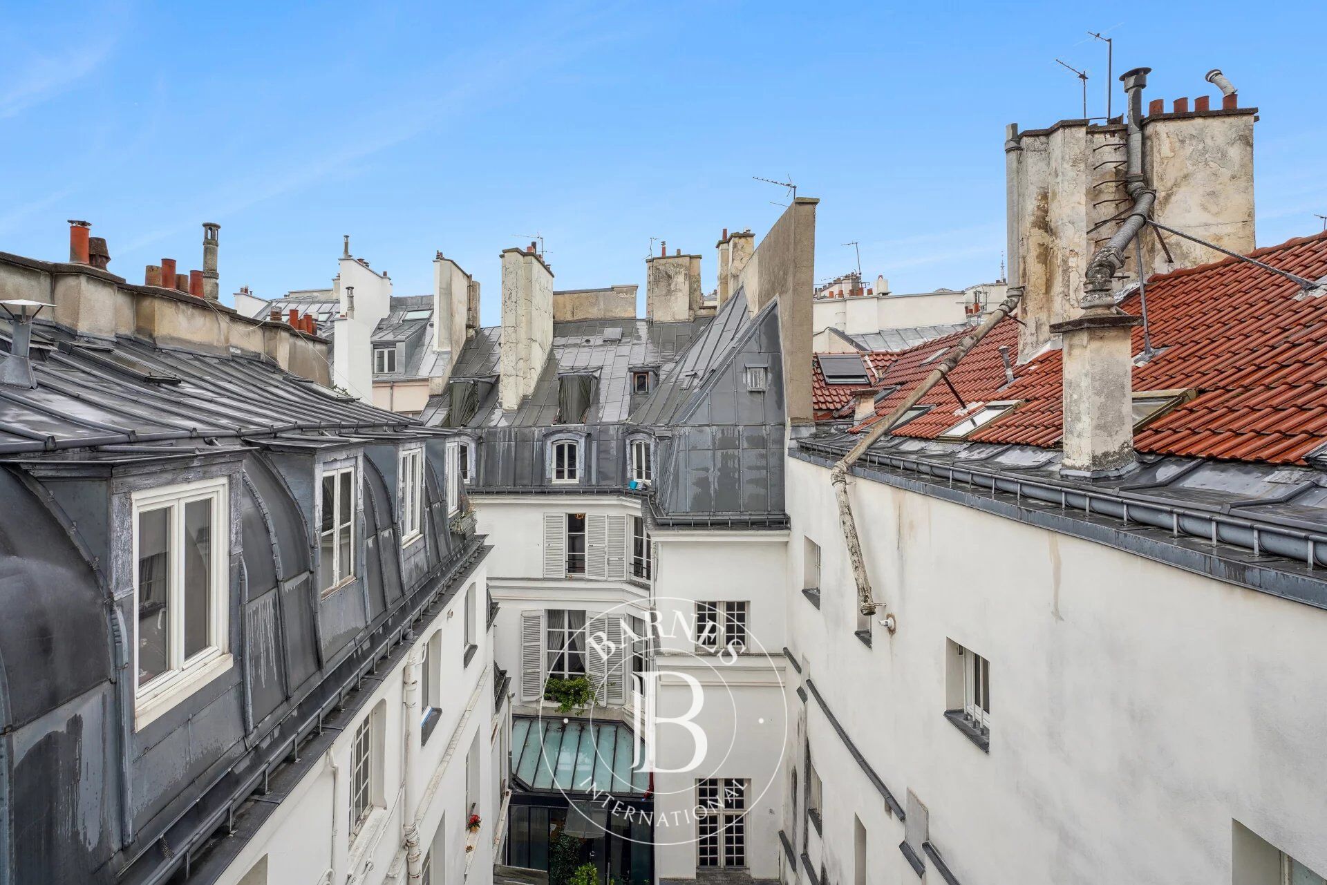 Paris 6 - Monnaie - Renovated apartment - Great volume - Quiet and bright. - picture 2
