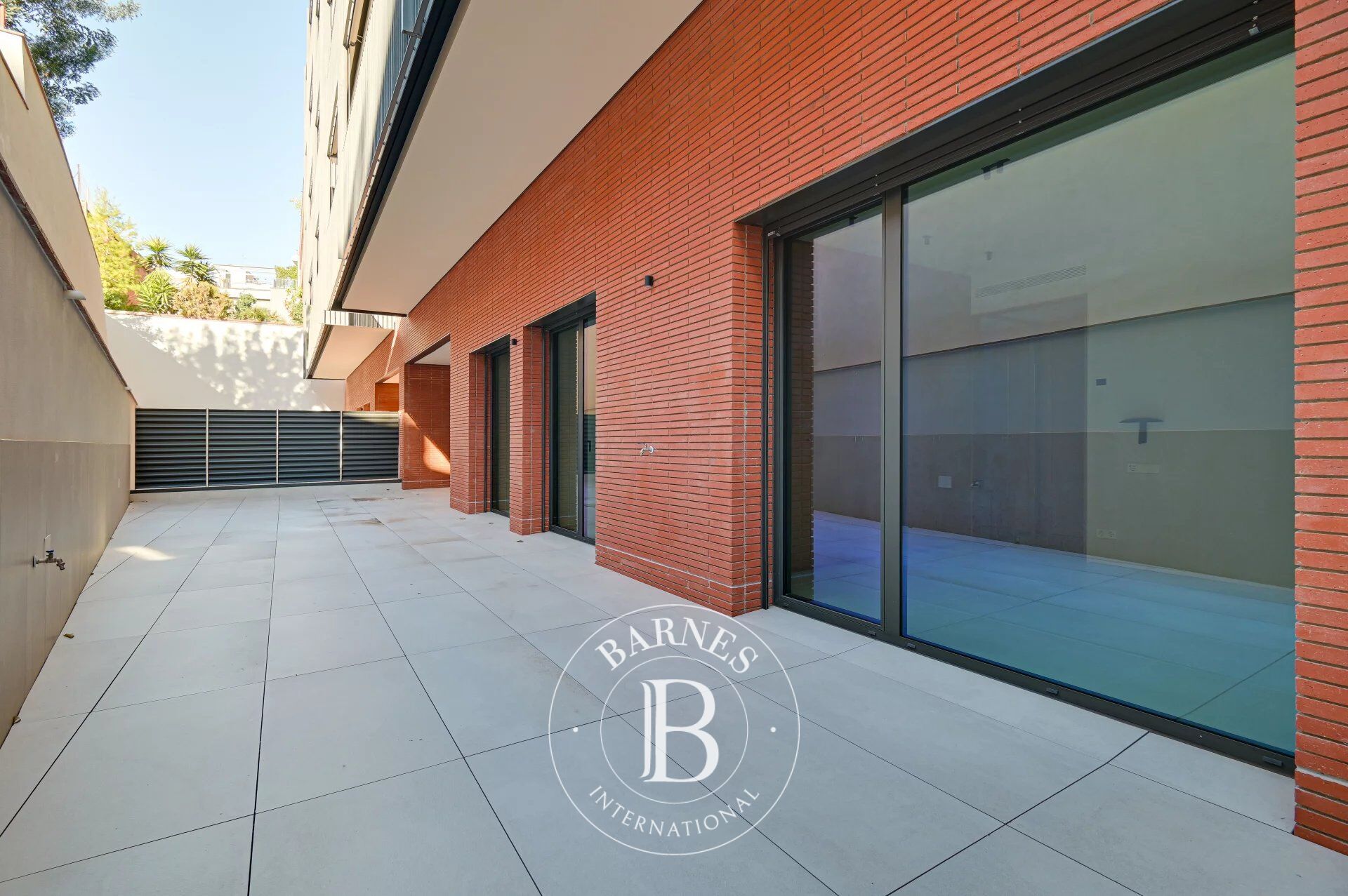 Élégant appartement en rez-de-chaussée avec terrasses privées dans l’un des meilleurs quartiers de Barcelone - picture 1