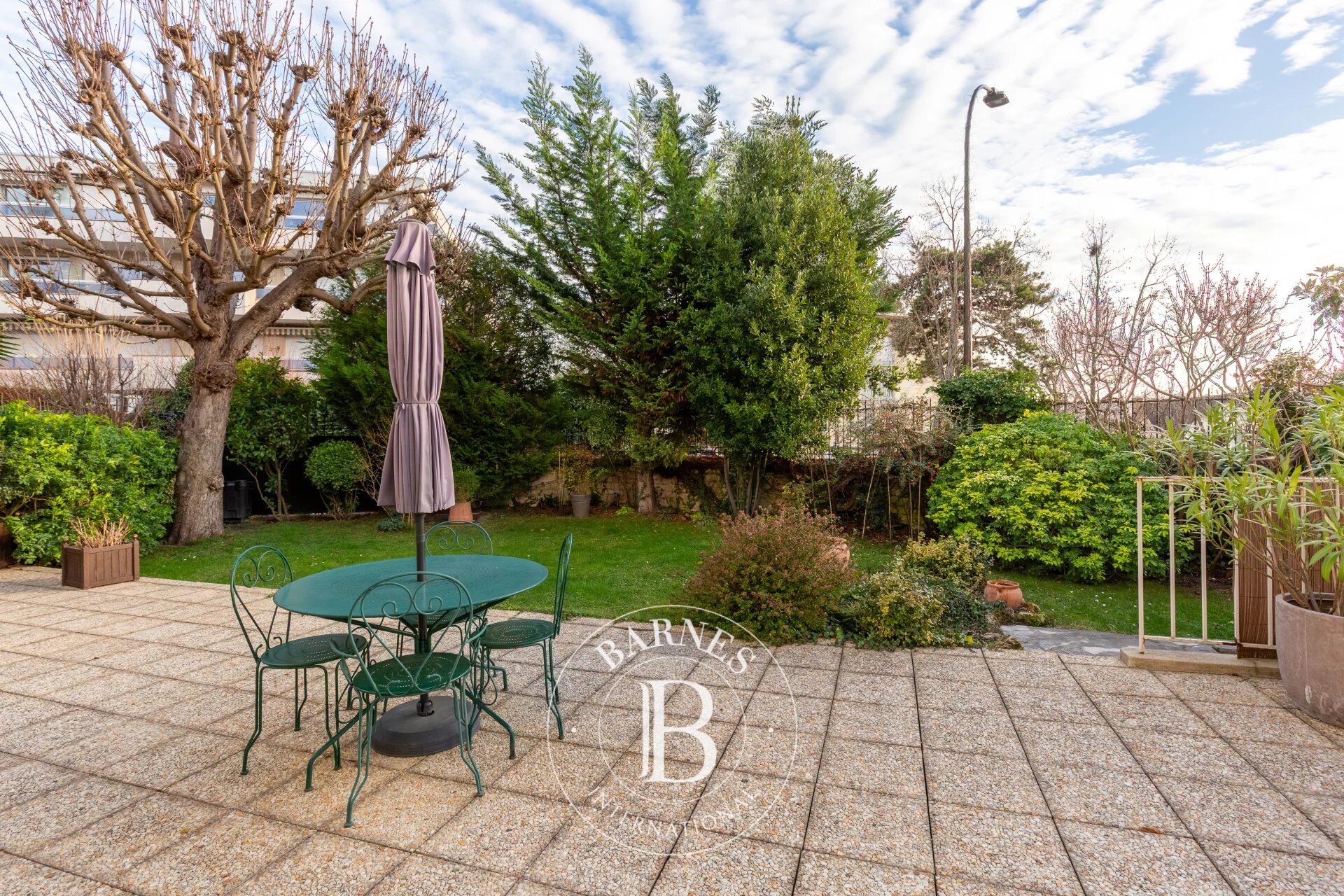 EXLUSIVITE BARNES - Saint Germain en Laye centre - JARDIN - 3 pièces - Ascenseur, Parking et Cave - picture 1