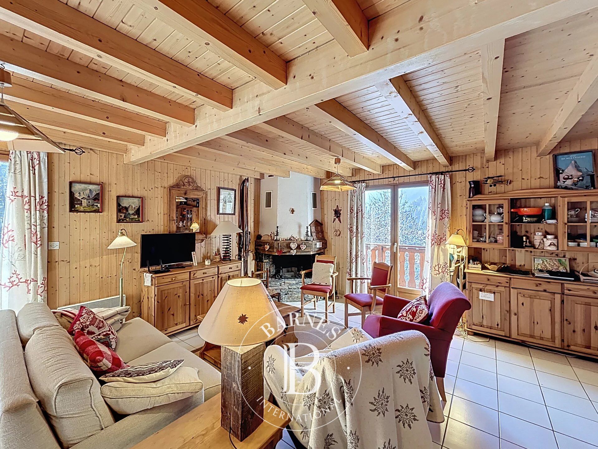 Châtel – 6-Bedroom Family Chalet – Close to the Village Centre – Open Mountain Views - picture 2