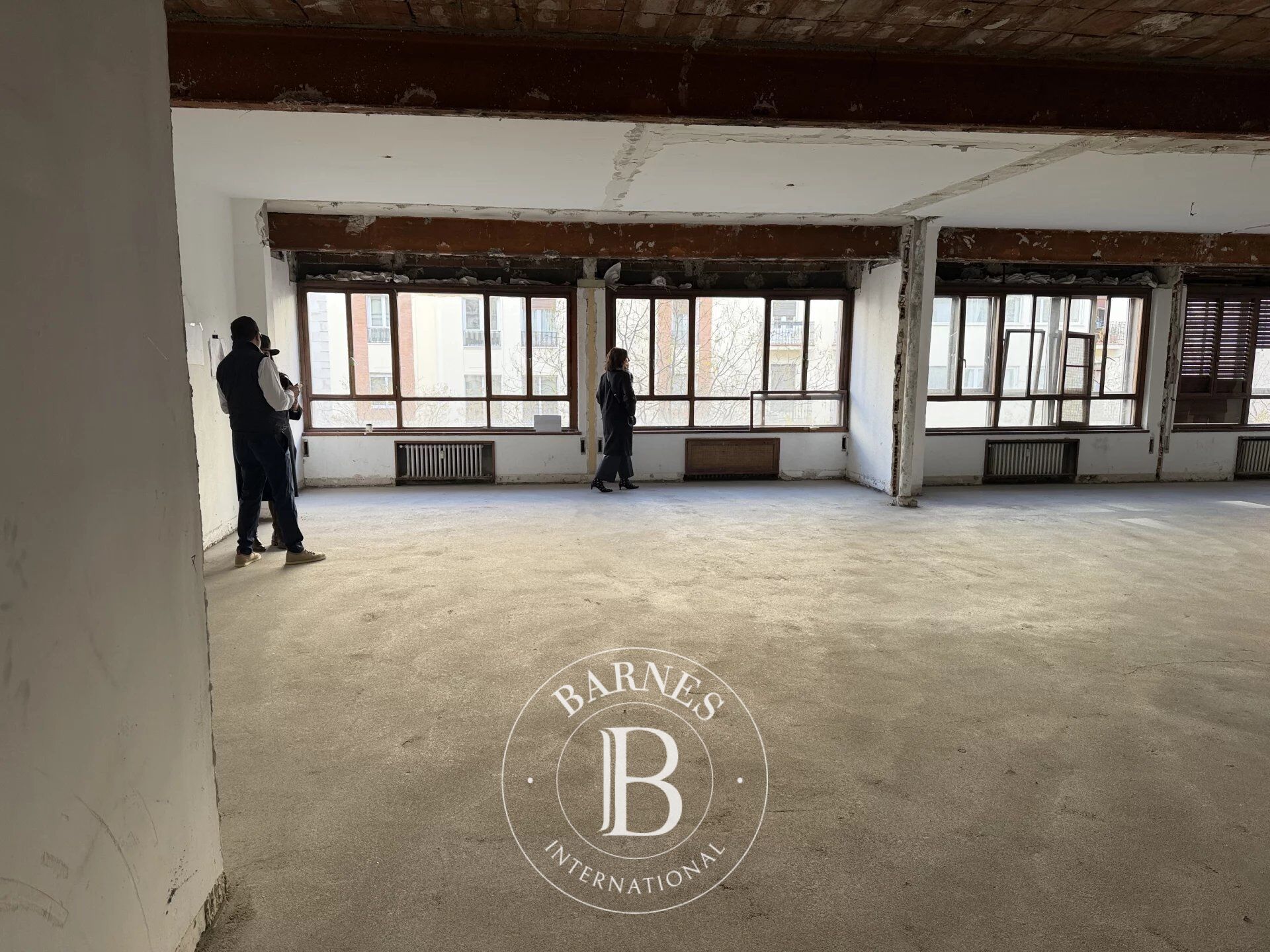 Geräumige Außenwohnung mit luxuriösem Renovierungsprojekt in Retiro - picture 1