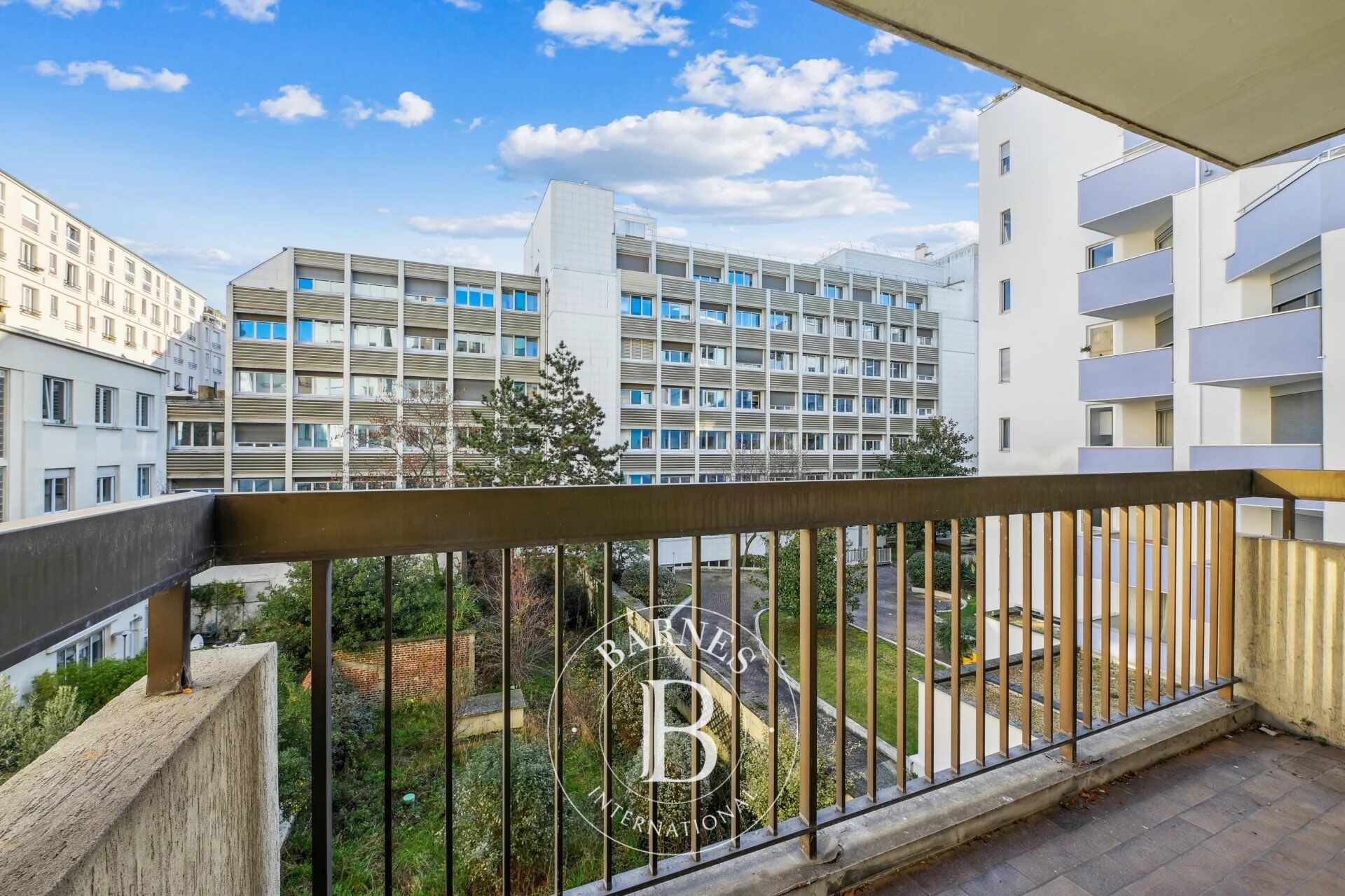 Paris 16 - Village d’Auteuil - 2 bedrooms - Dual aspect - Balcony - picture 3