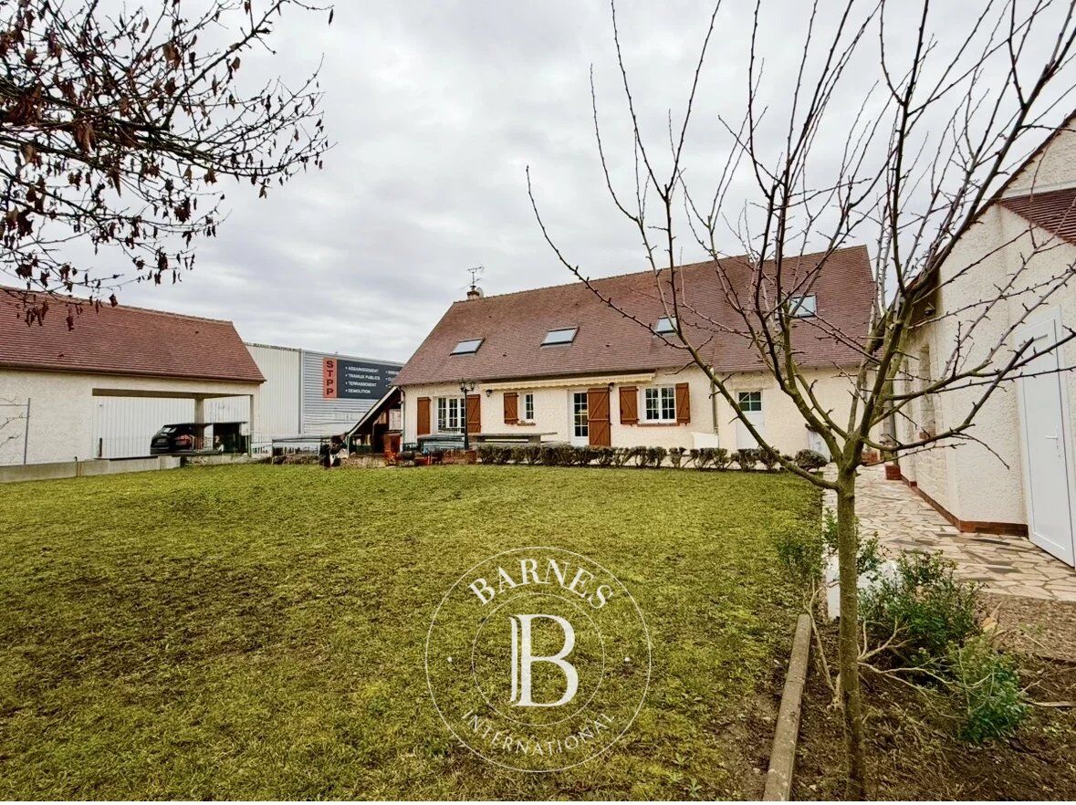 MAISON 5 CHAMBRES SAINT-PRYVÉ-SAINT-MESMIN AVEC JARDIN - picture 2