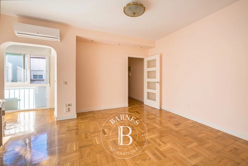 Venta, Piso Madrid - picture 1