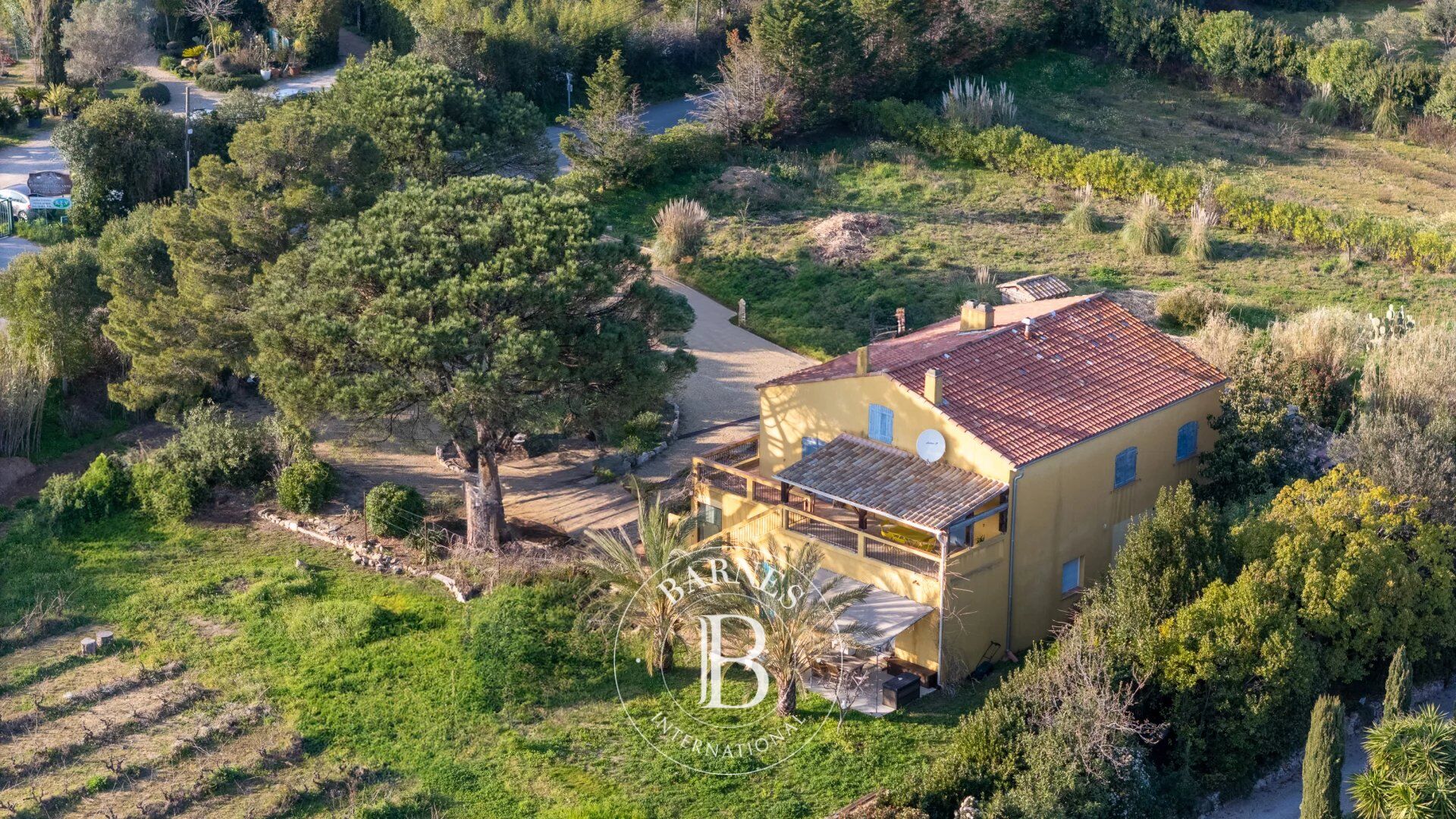 RAMATUELLE SAINTE-ANNE – HOUSE DIVIDED INTO 4 APARTMENTS - picture 3