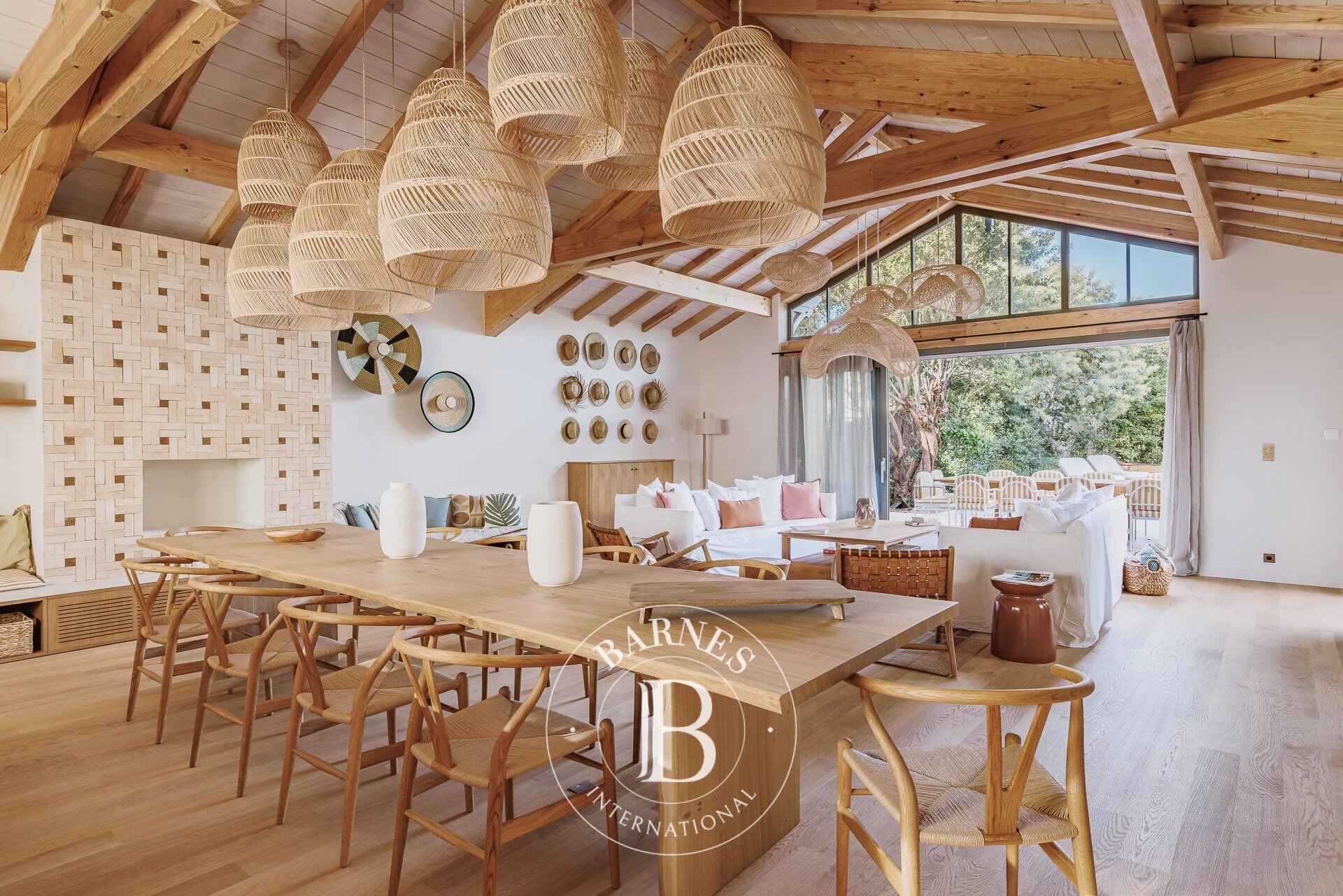 «VILLA DU MARCHÉ » NEUVE AVEC PISCINE CHAUFFÉE, EN PLEIN CENTRE DU CAP FERRET – CAPACITÉ 12 PERSONNES - picture 2