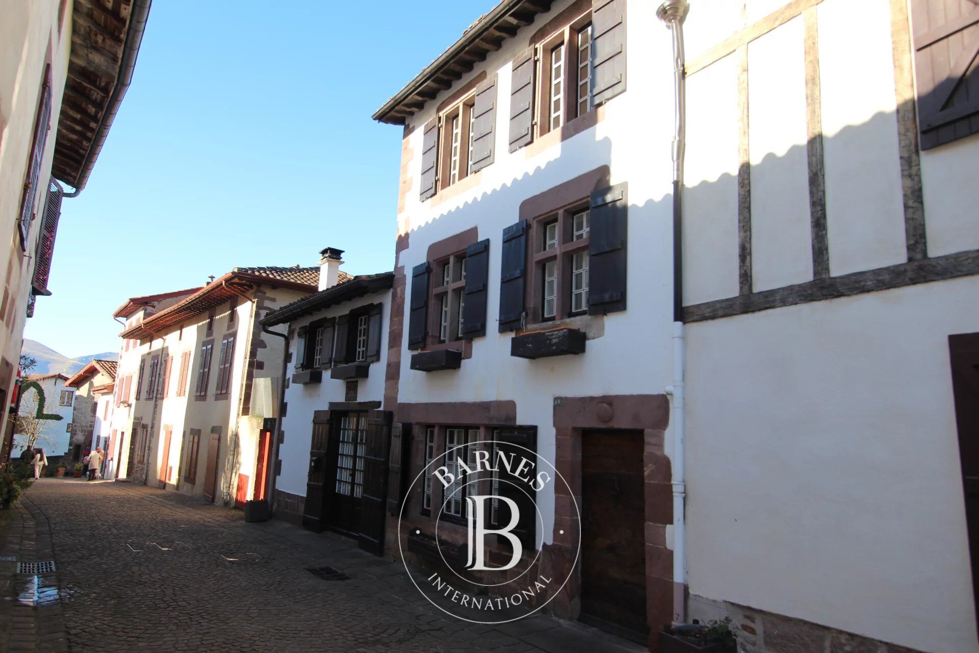 SAINT-JEAN-PIED-DE-PORT, MAISON XVIII° DE 270 M² - picture 2