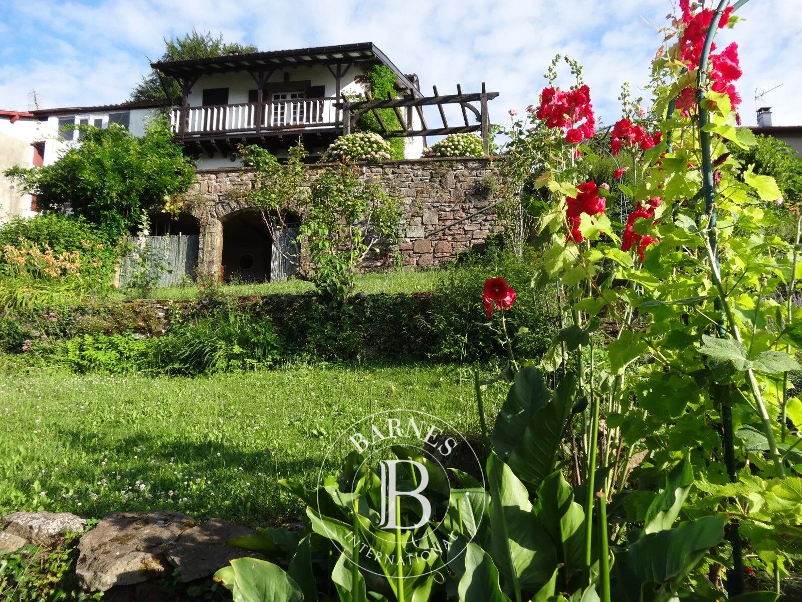 SAINT-JEAN-PIED-DE-PORT, MAISON XVIII° DE 270 M² - picture 1