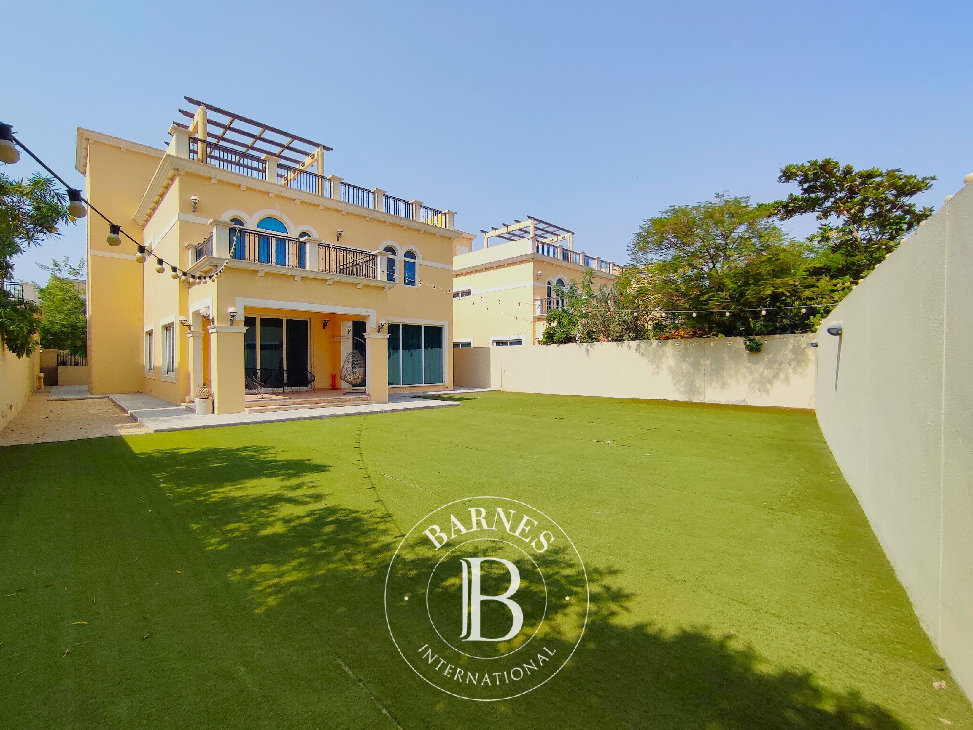 Villa Jumeirah Park - picture 1